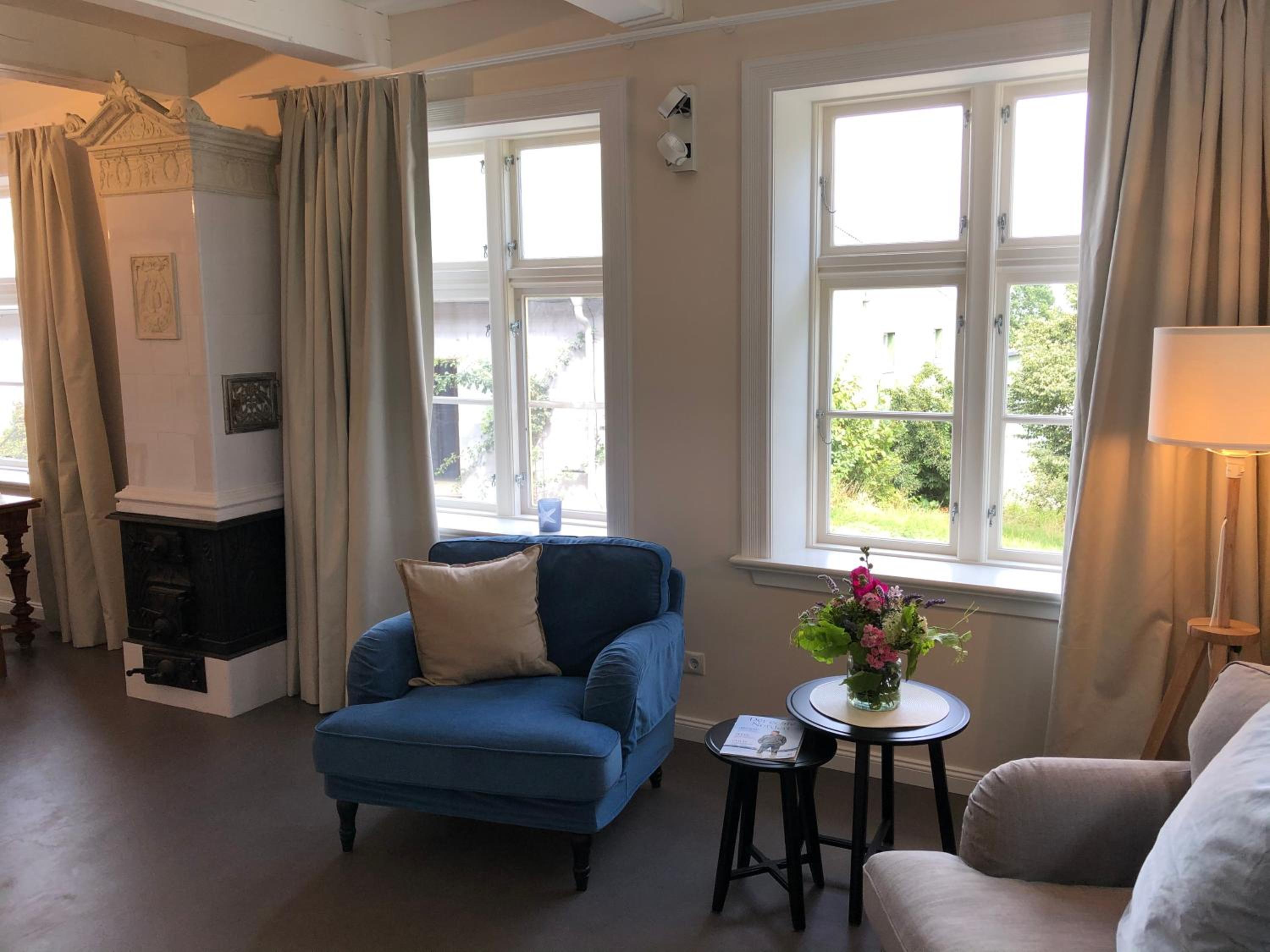 Deluxe King Suite - Photo 41