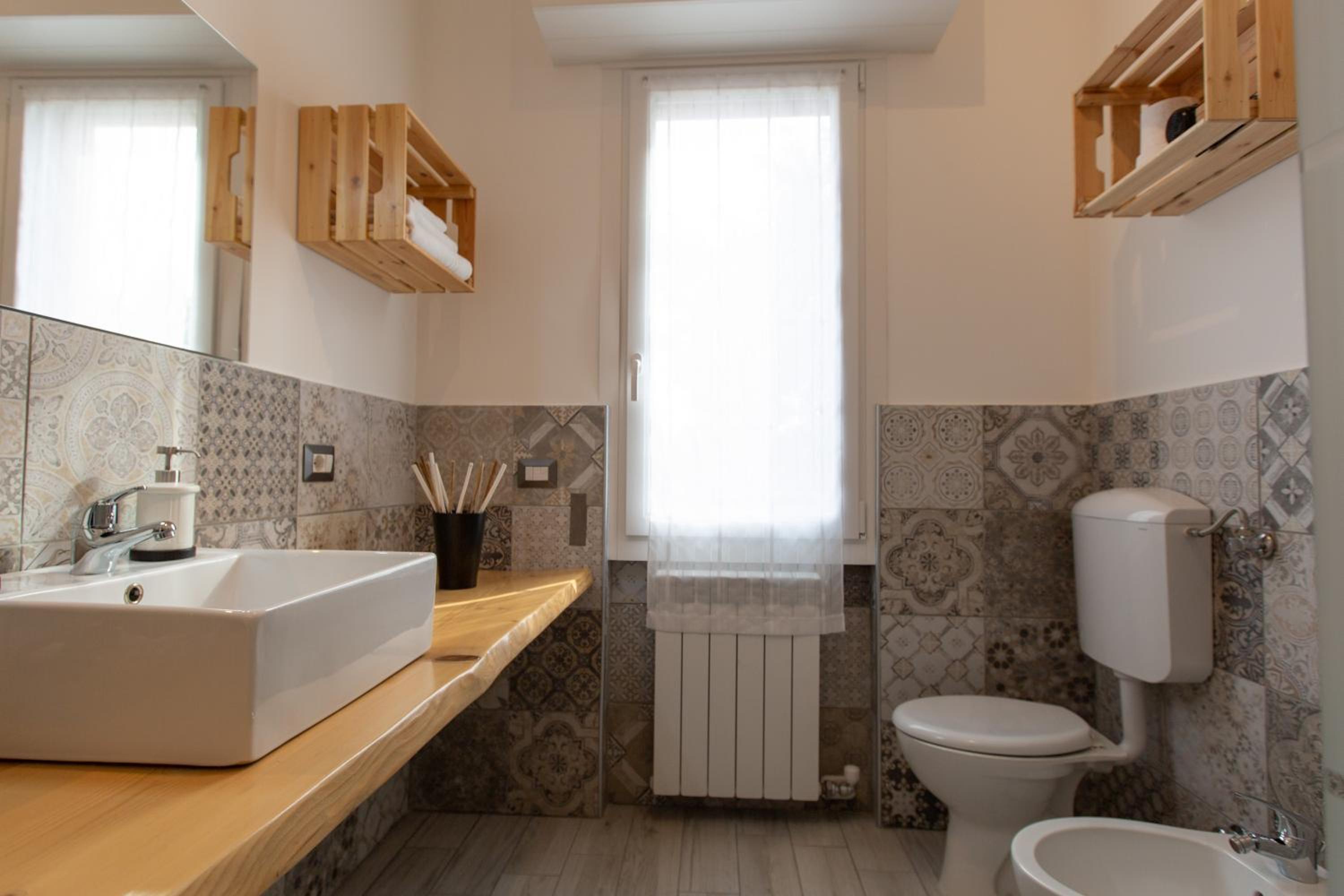Double Room with Private Bathroom - Photo 13