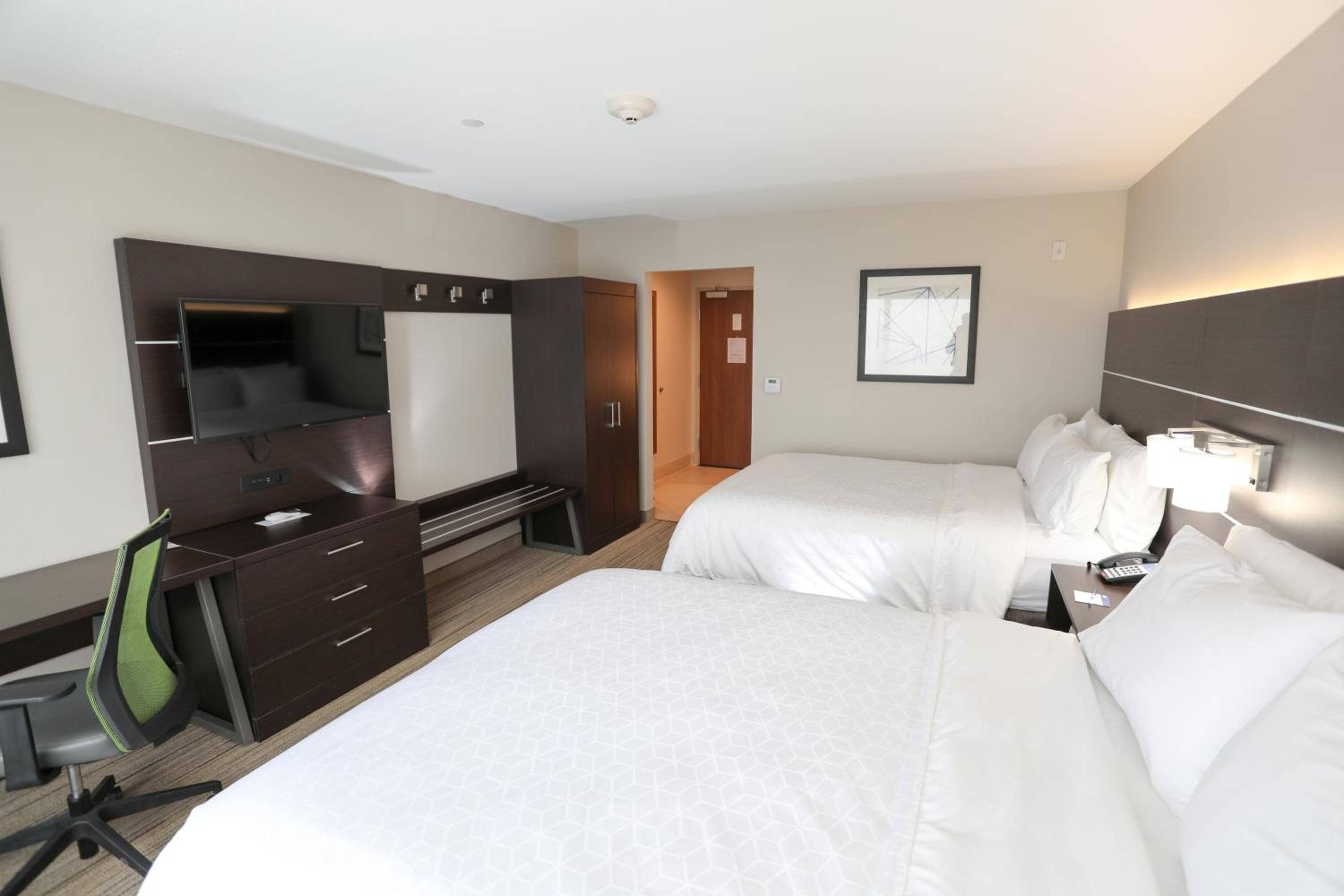 Suite with Two Queen Beds - Photo 1