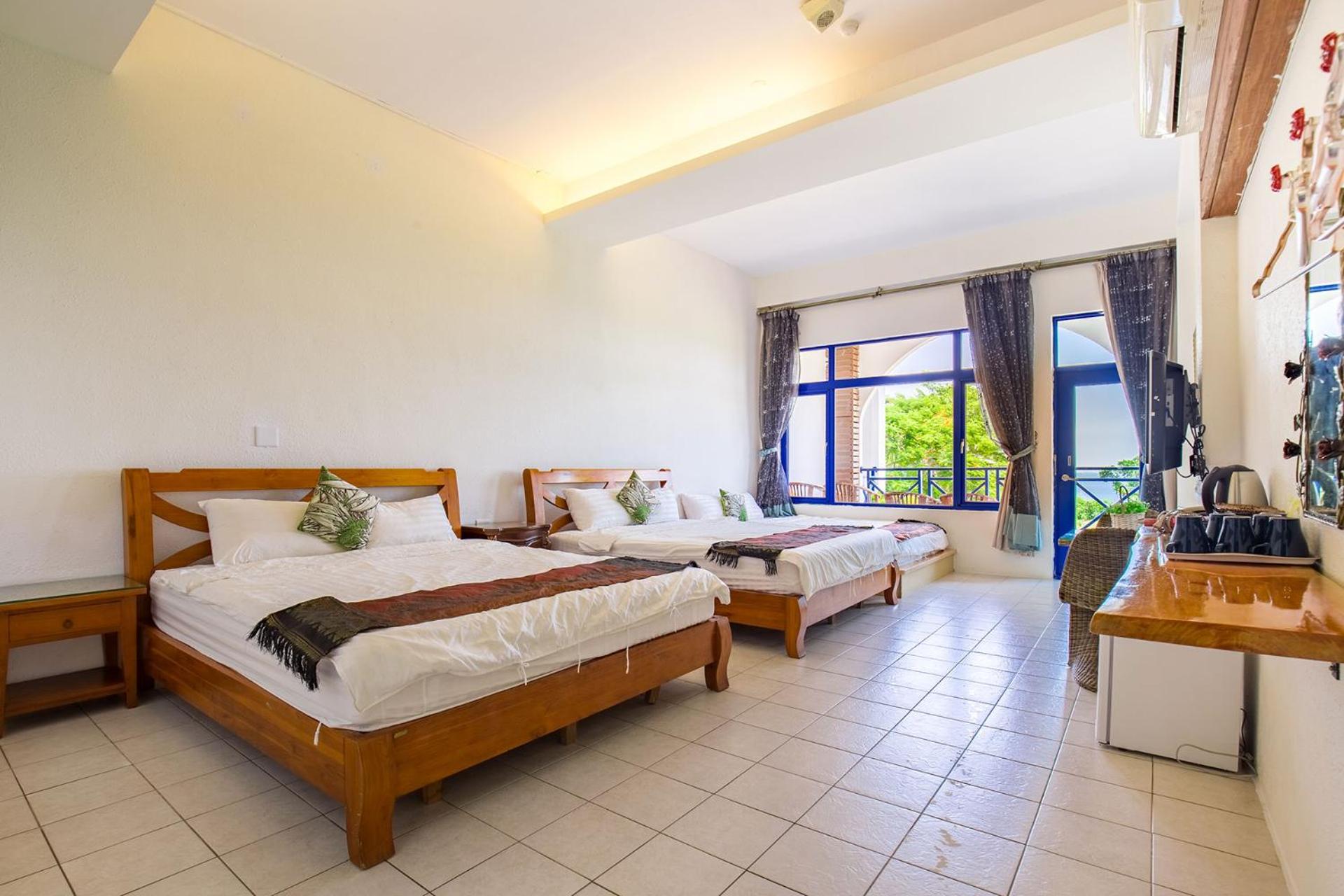 Family Room with Sea View photo 2