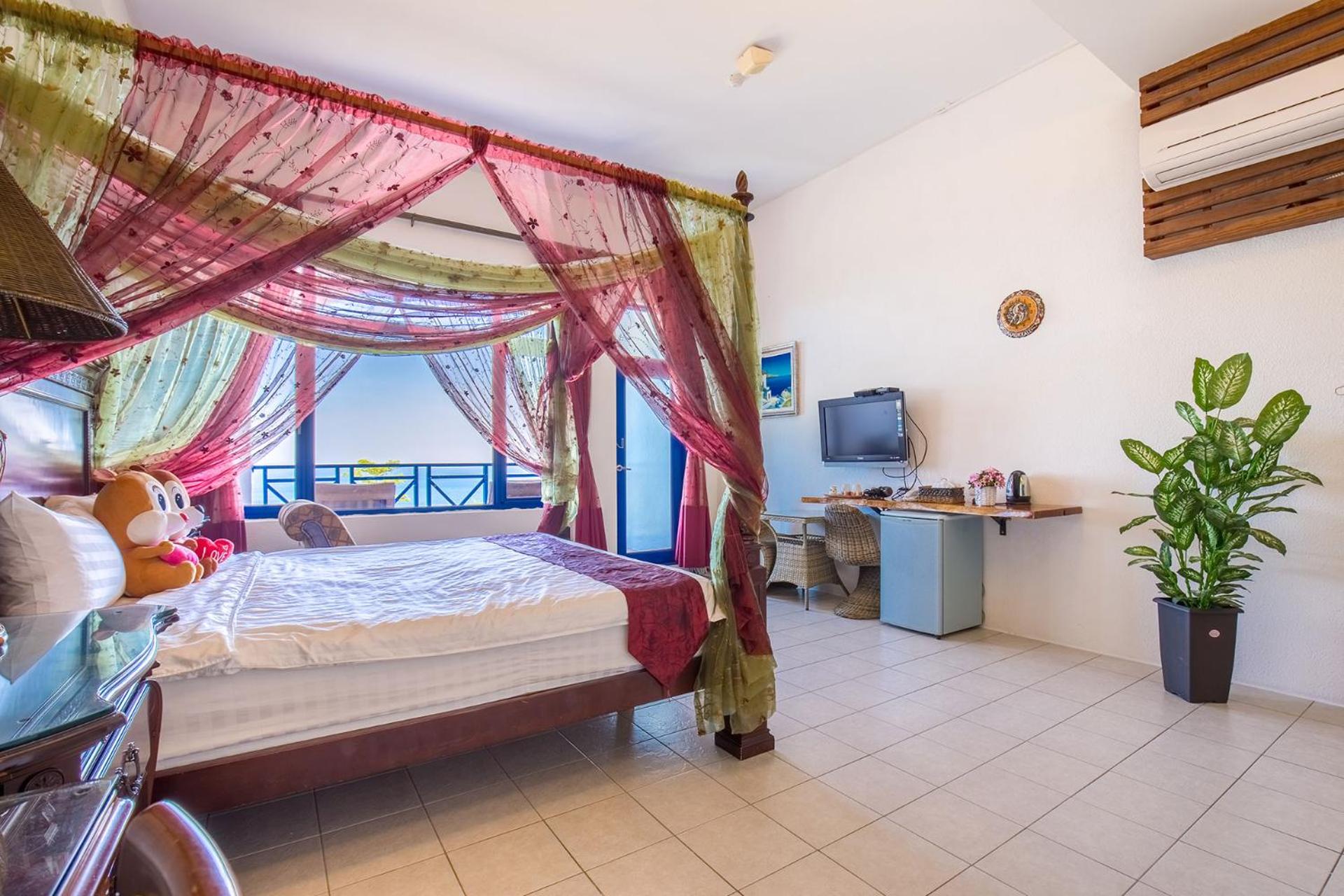 Queen Room with Sea View photo 3