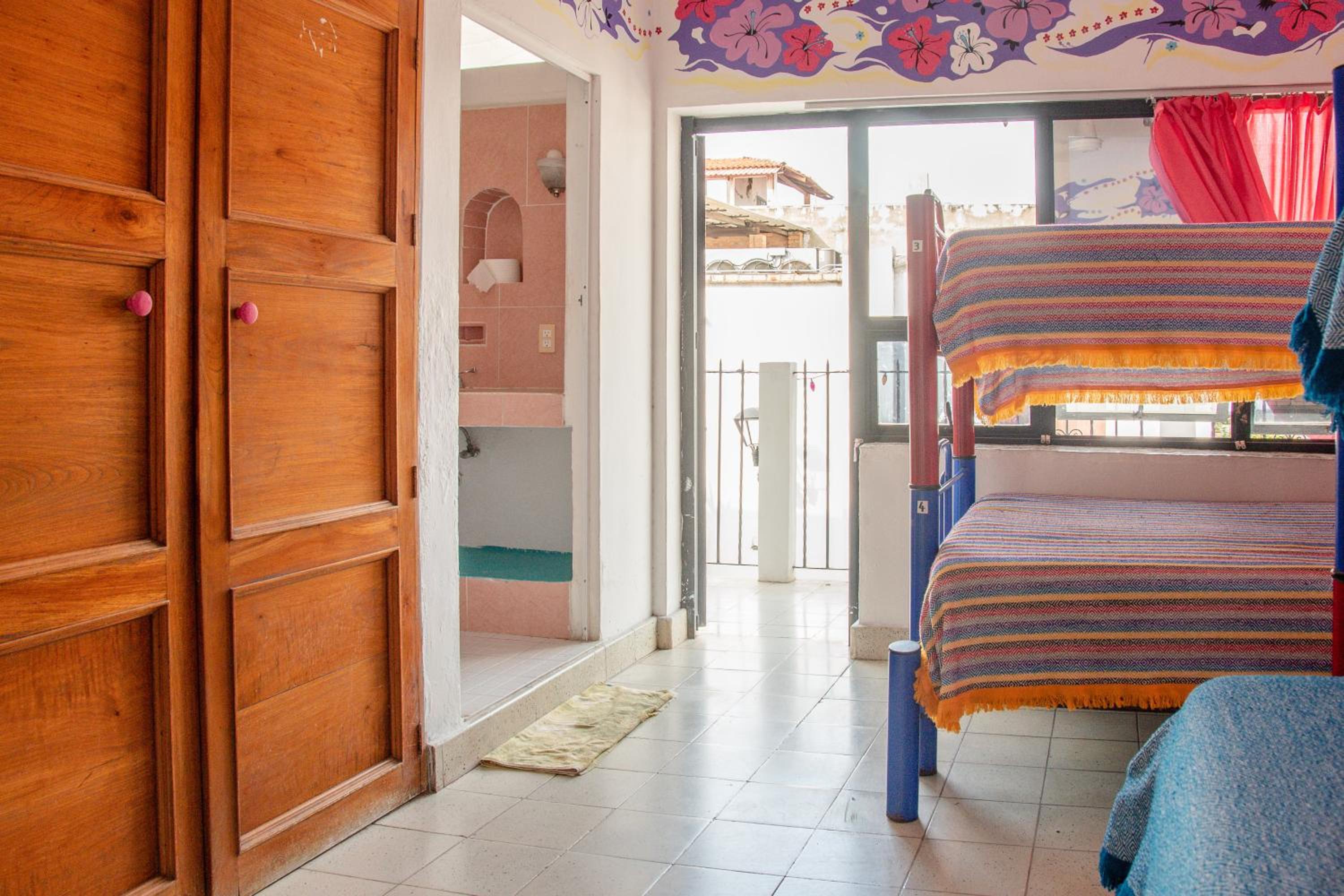 Bed in 4-Bed Female Dormitory Room photo 3