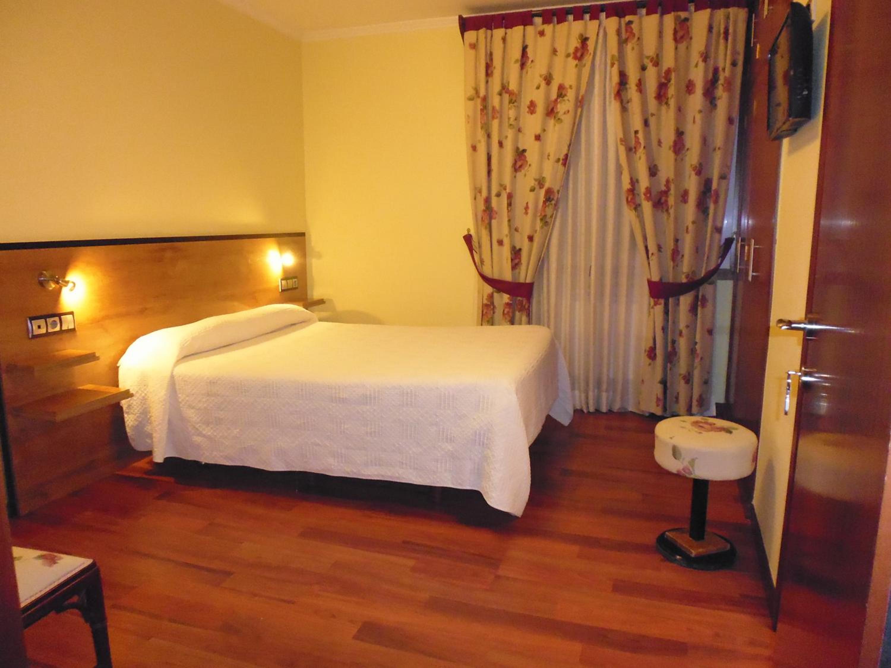 Double Room - Photo 5