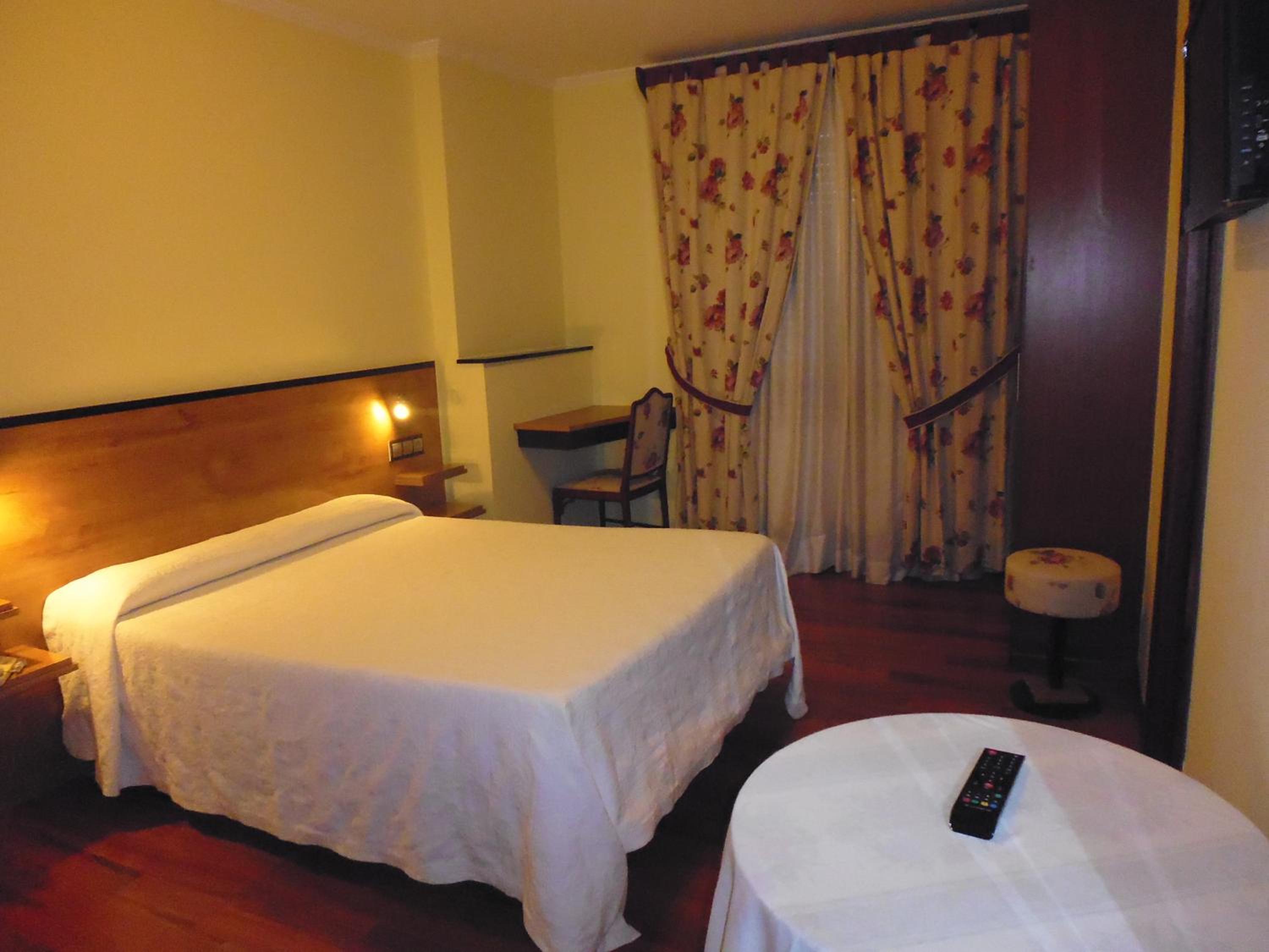 Double Room - Photo 2