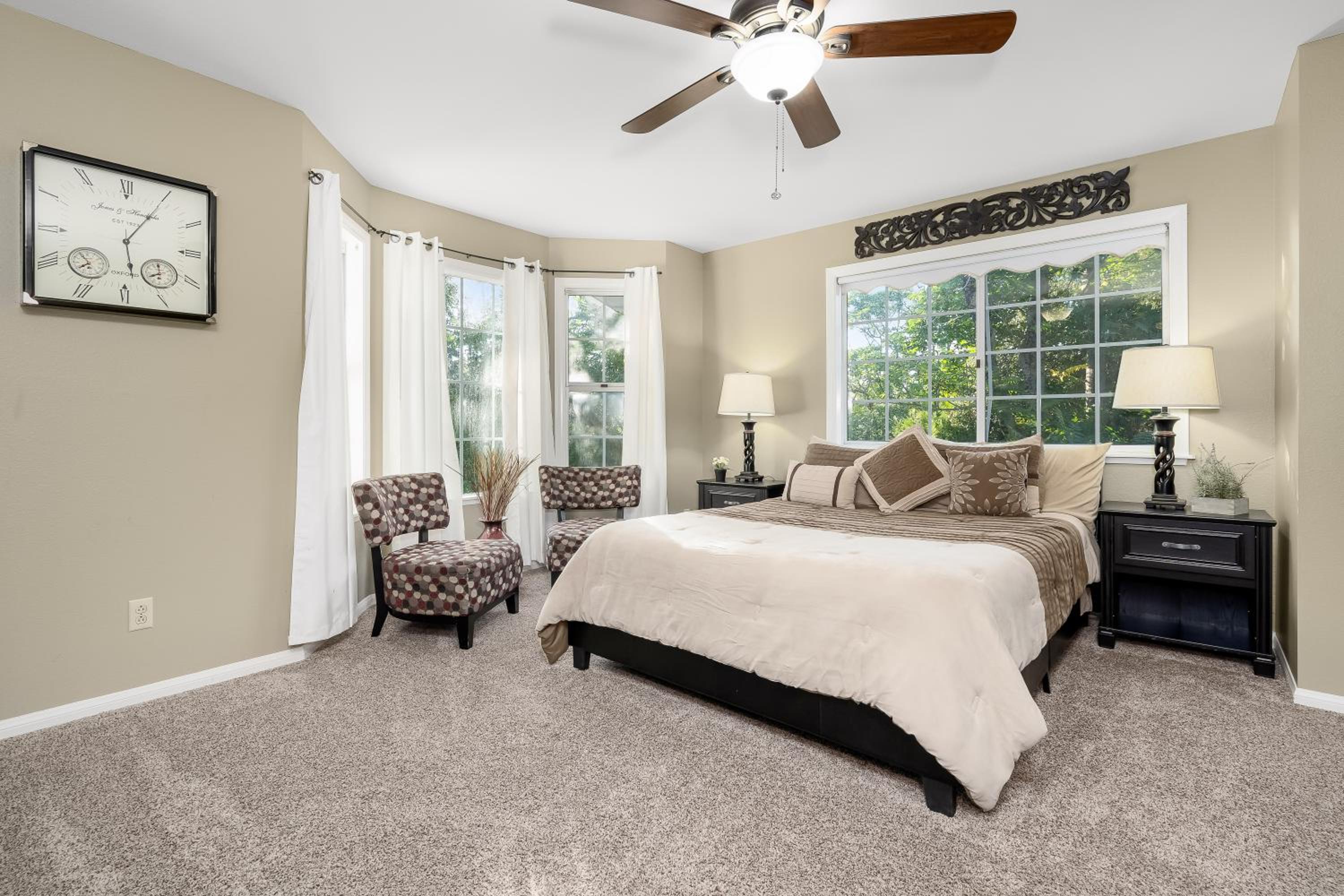 Four-Bedroom House photo 3