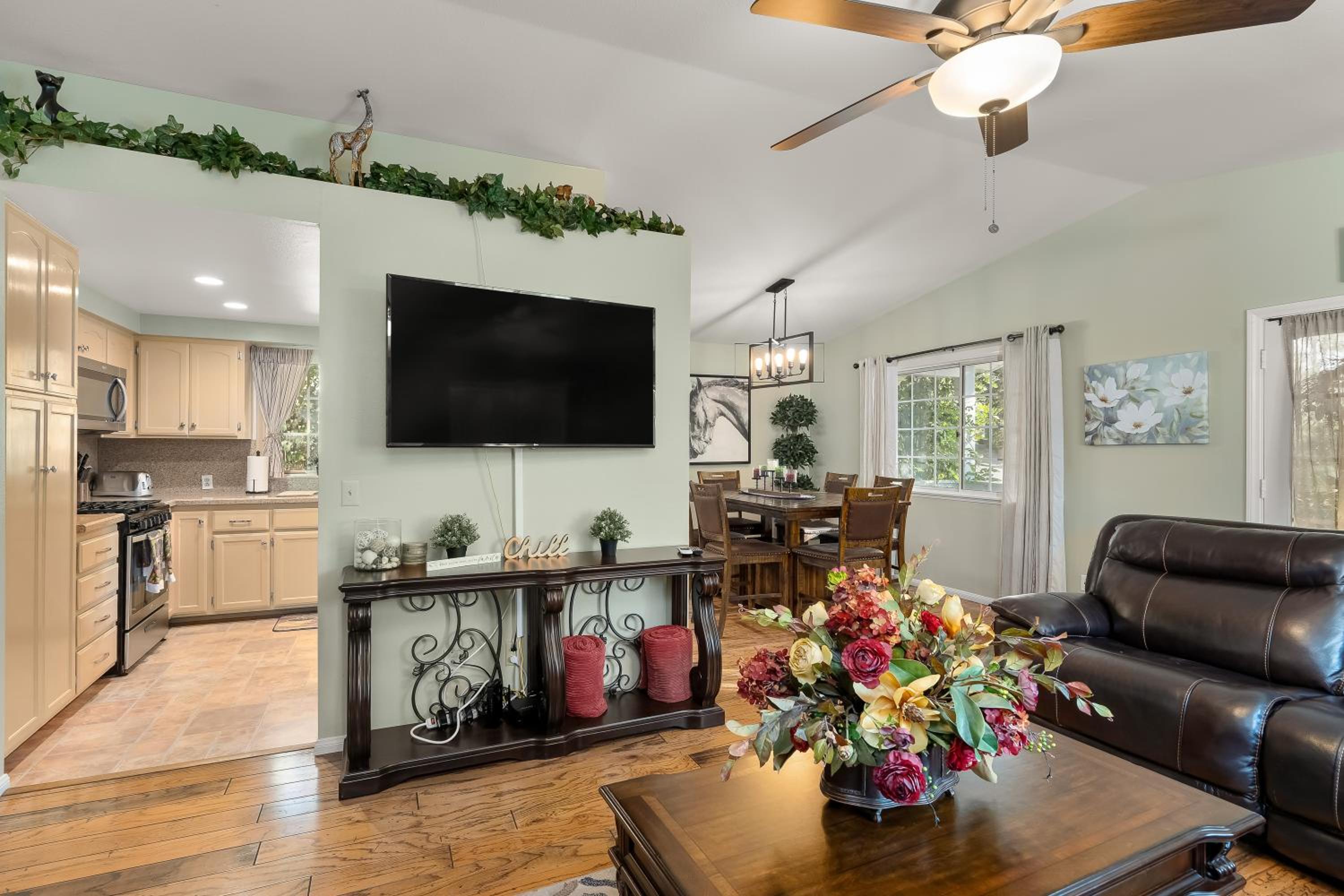 Four-Bedroom House photo 2