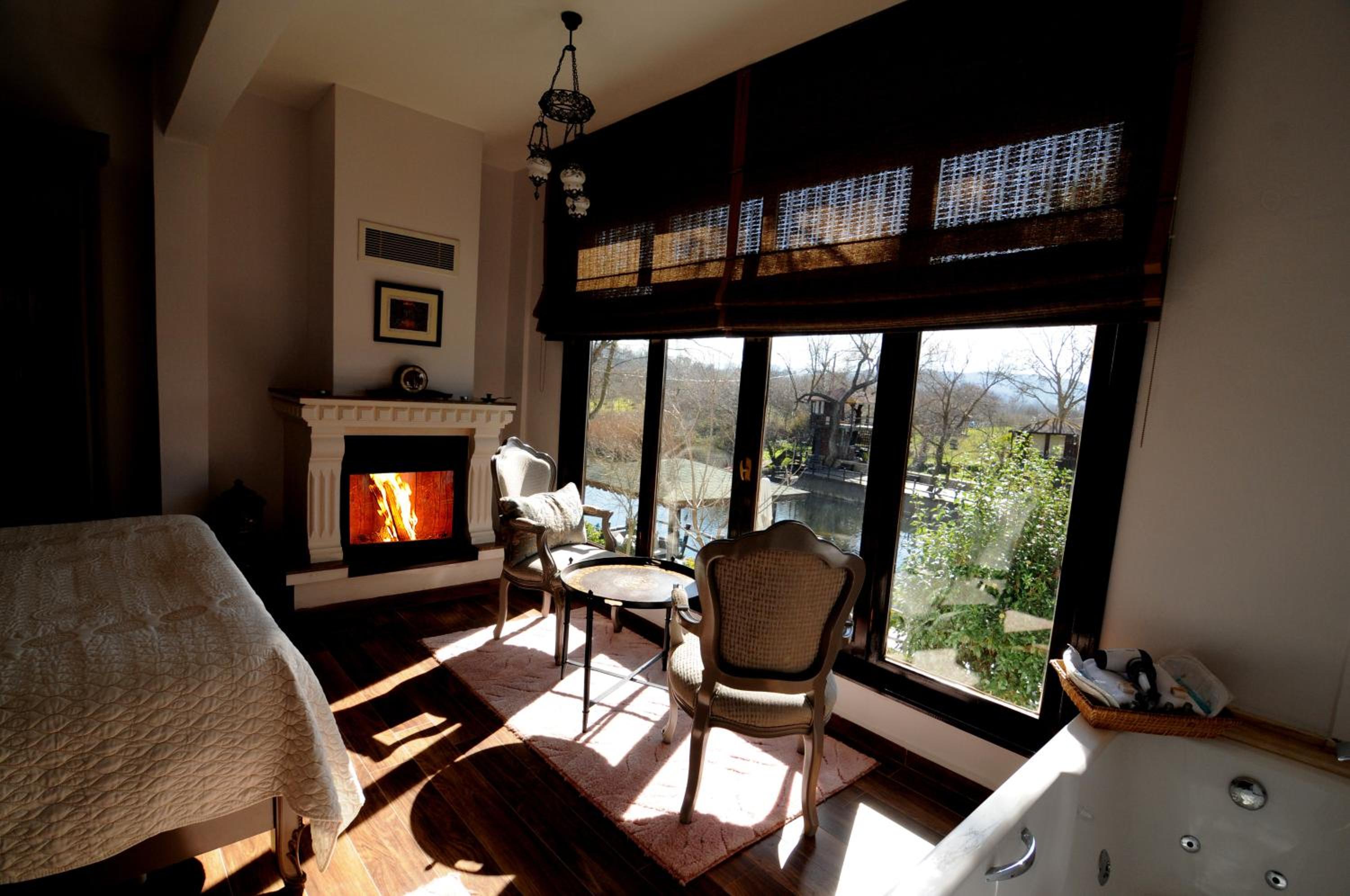 Suite with Whirlpool - Photo 10