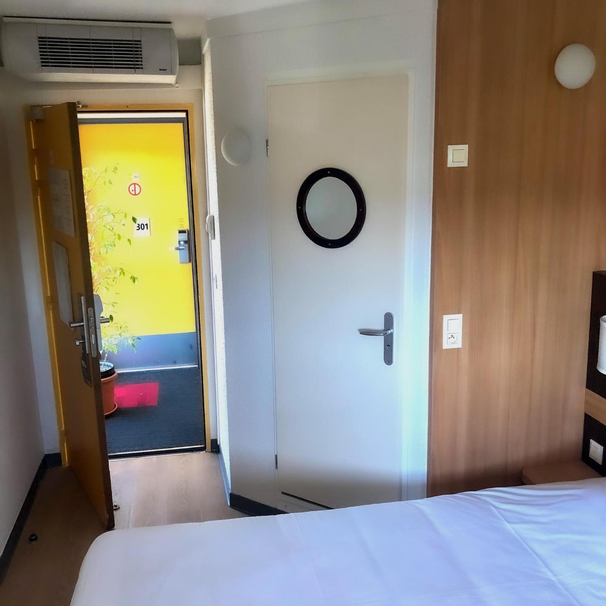 Triple Room (3 Single Beds) photo 3