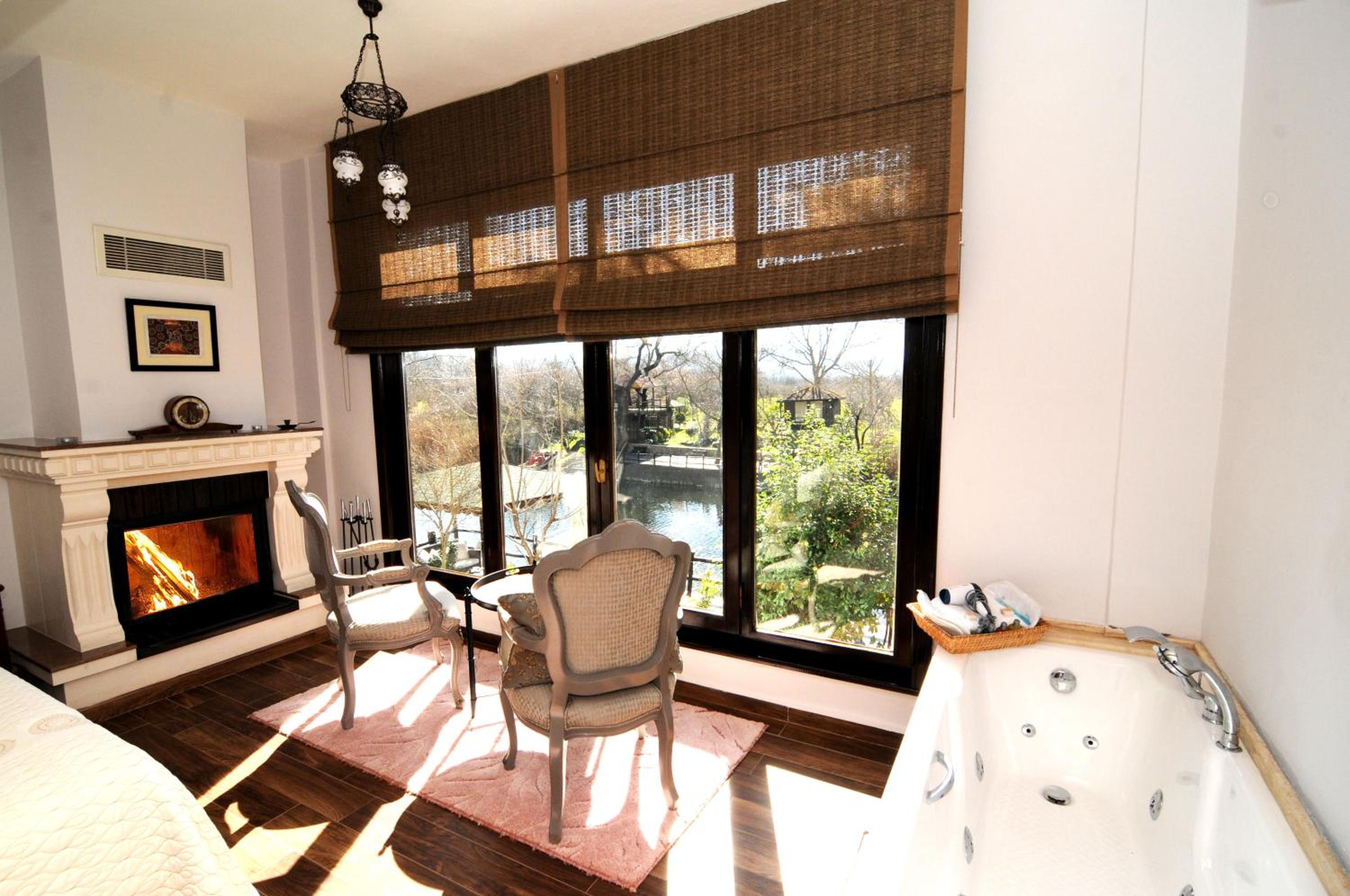 Suite with Whirlpool - Photo 6
