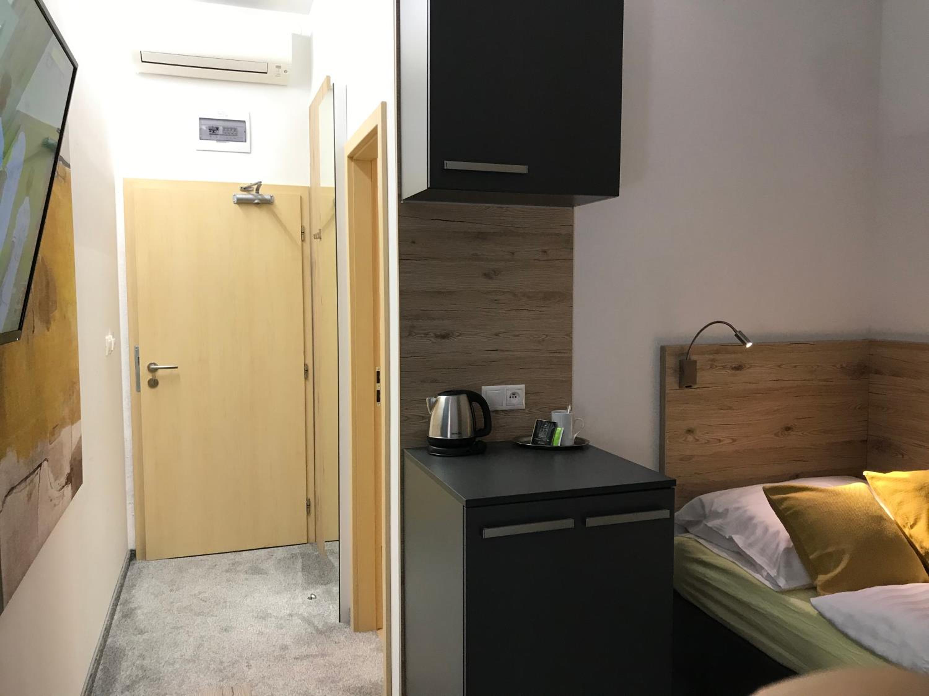 Standard Single Room photo 2