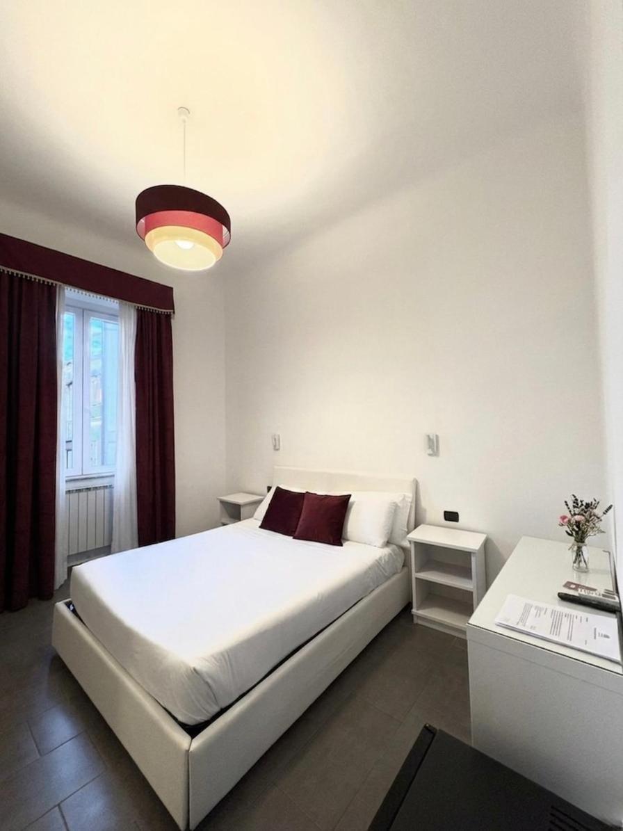 Double Room with Private External Bathroom photo 2