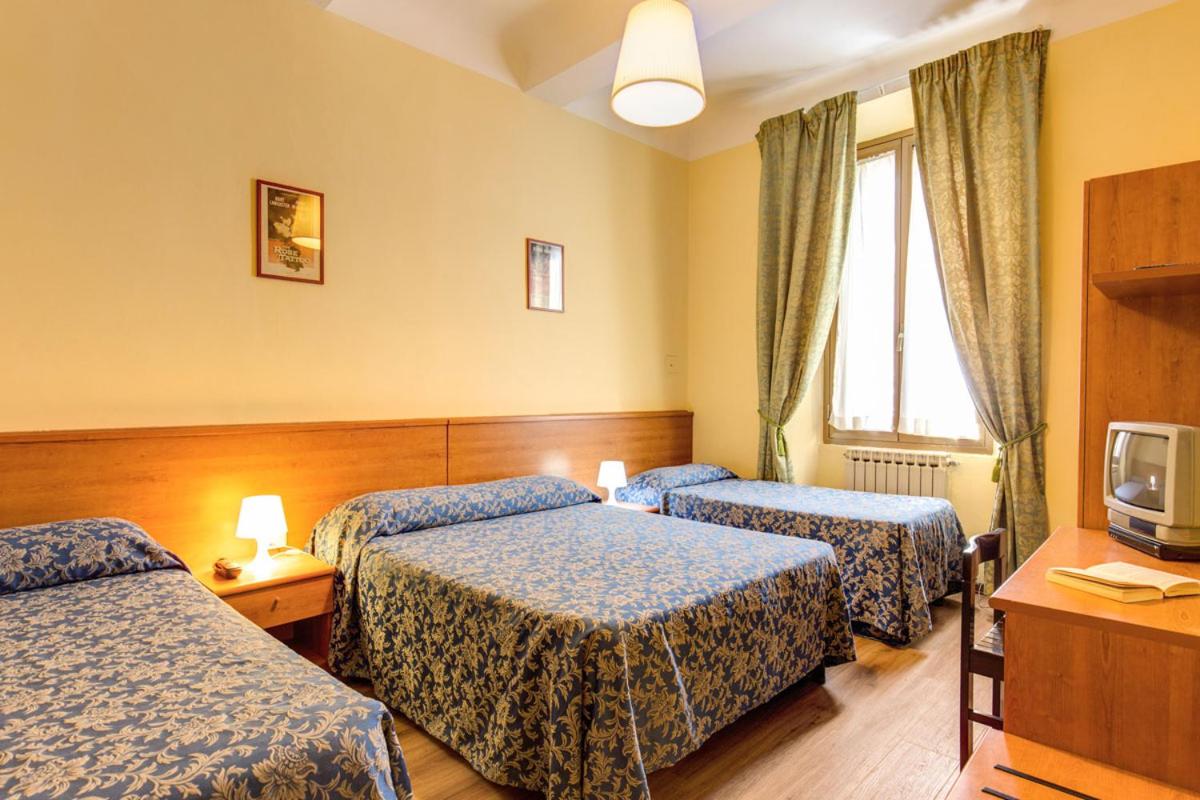 Standard Triple Room photo 2