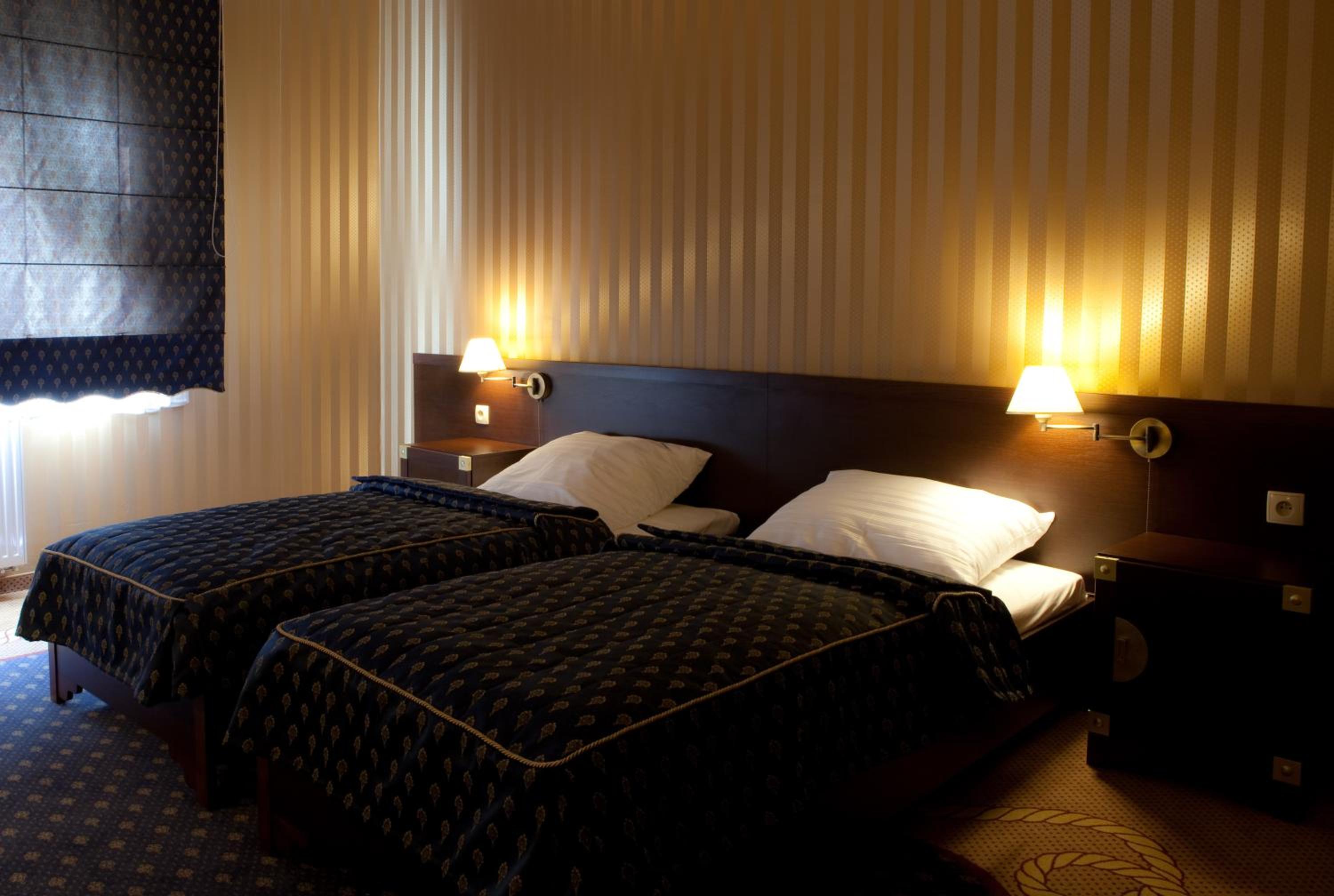 Twin Room - Photo 2