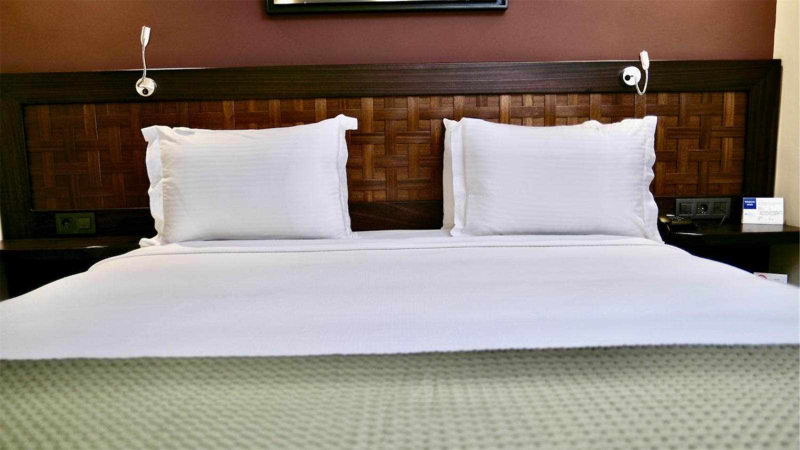 Standard Double Room - Photo 13