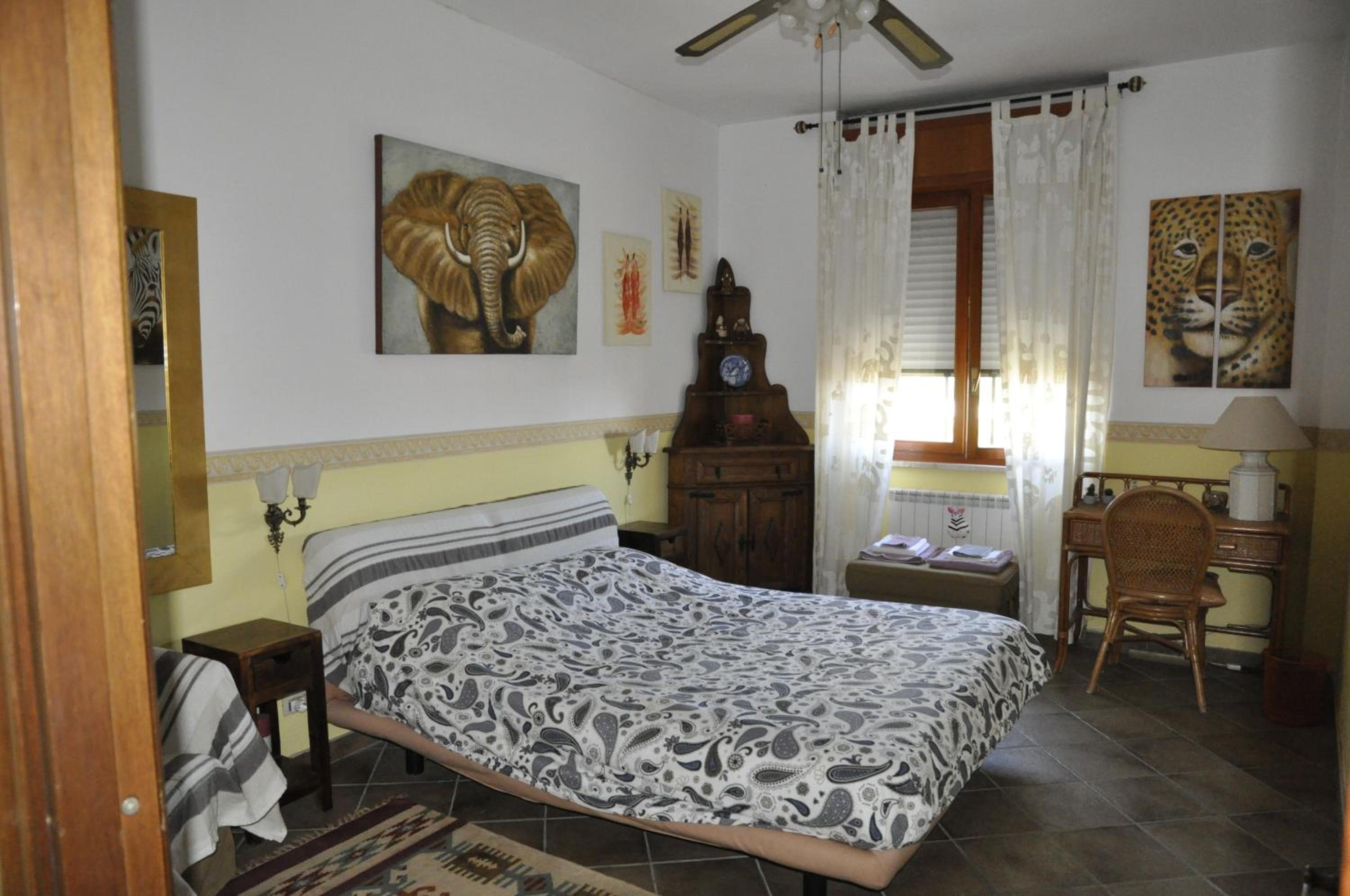 Standard Double Room with Shared Bathroom