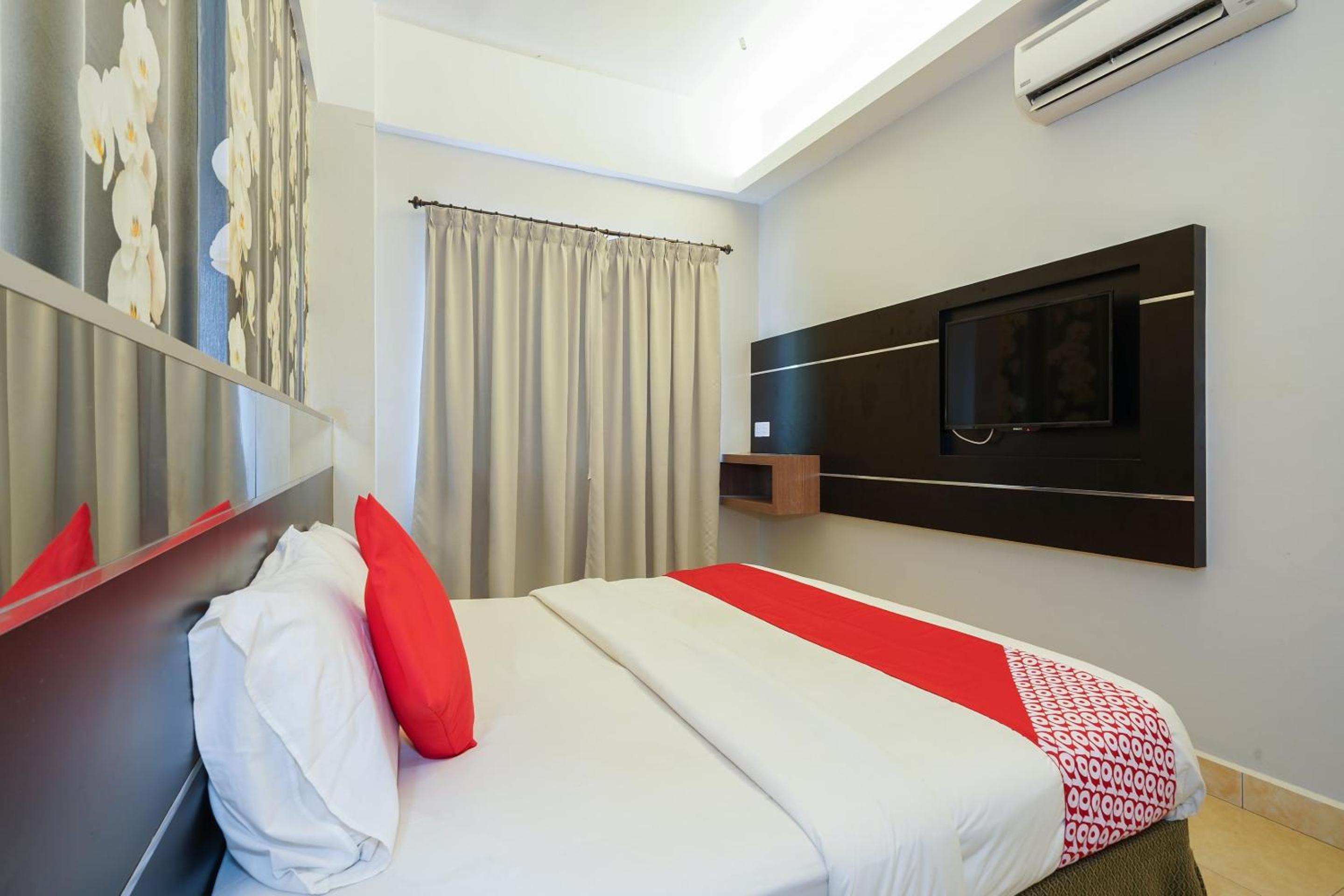 Deluxe Suite - Photo 6