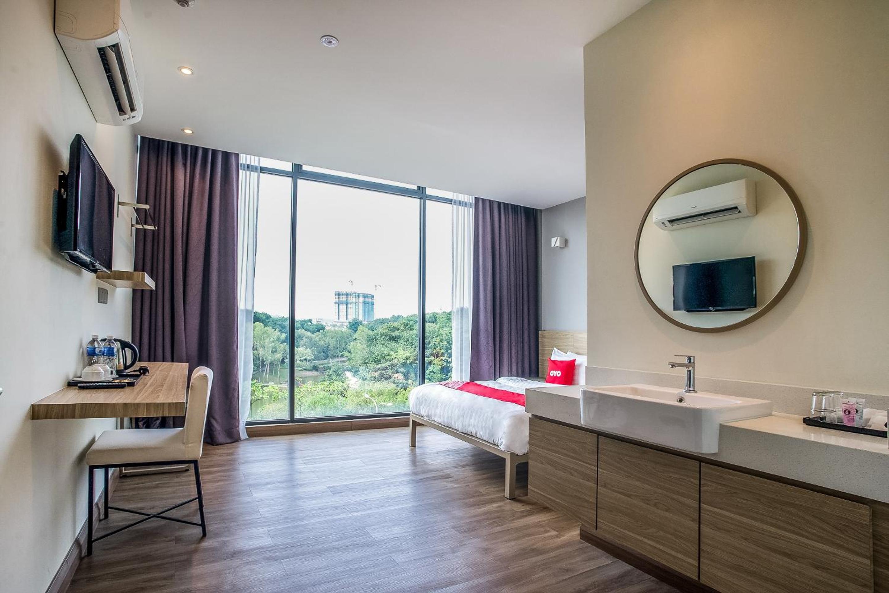 Deluxe Suite