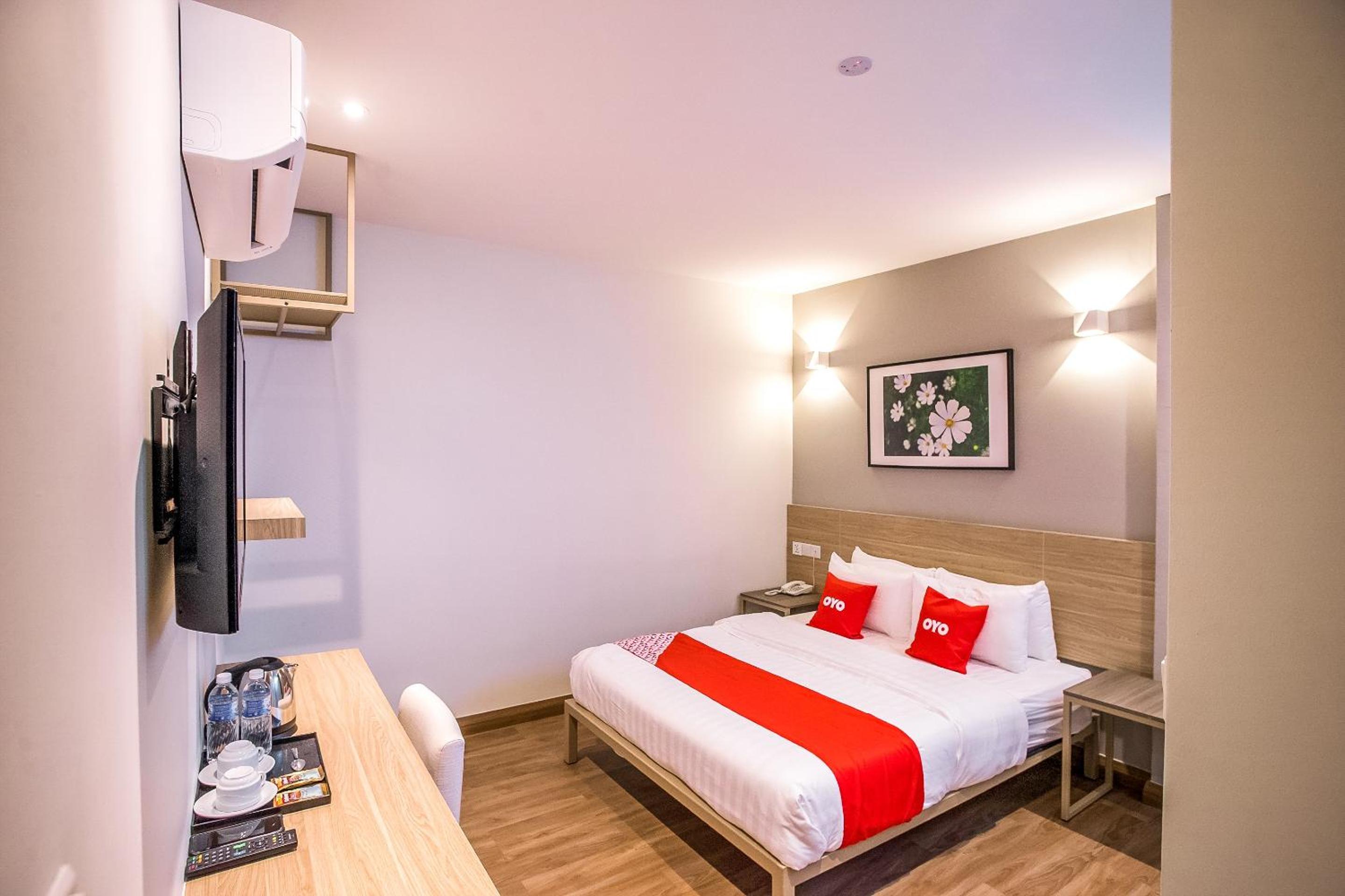 Standard Queen Room