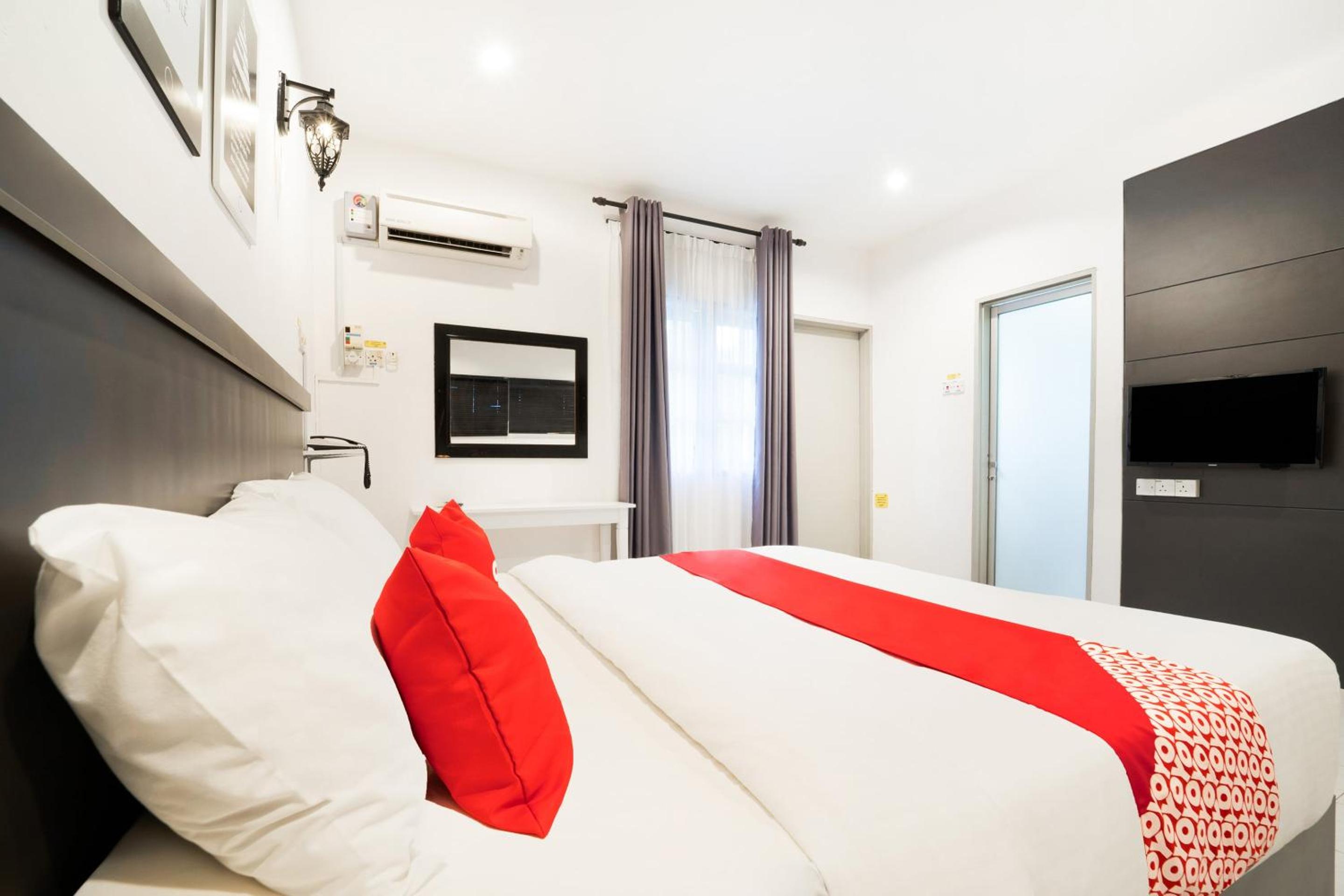 Deluxe Double Room - Photo 8