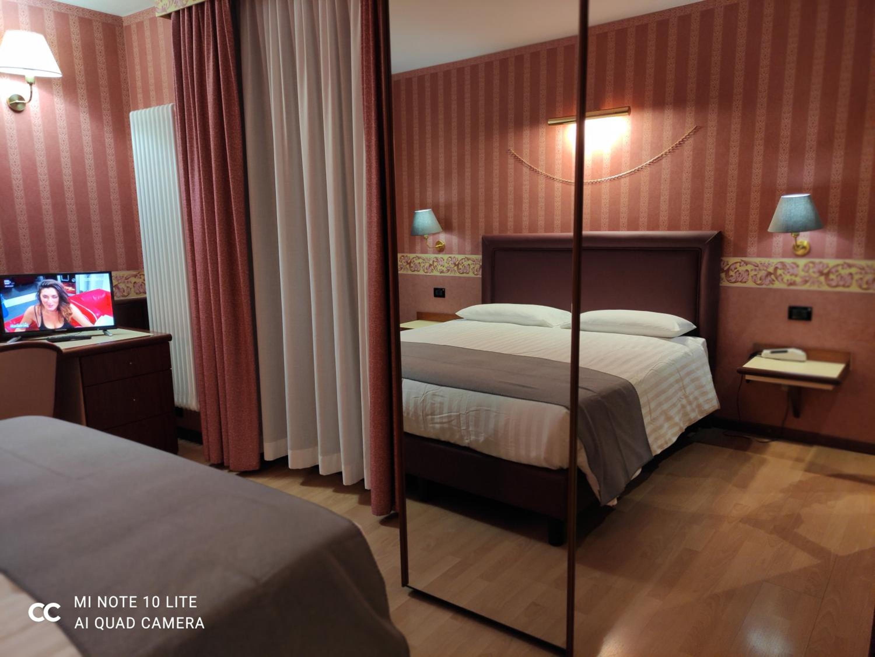 Double Room with Mountain View - Photo 1