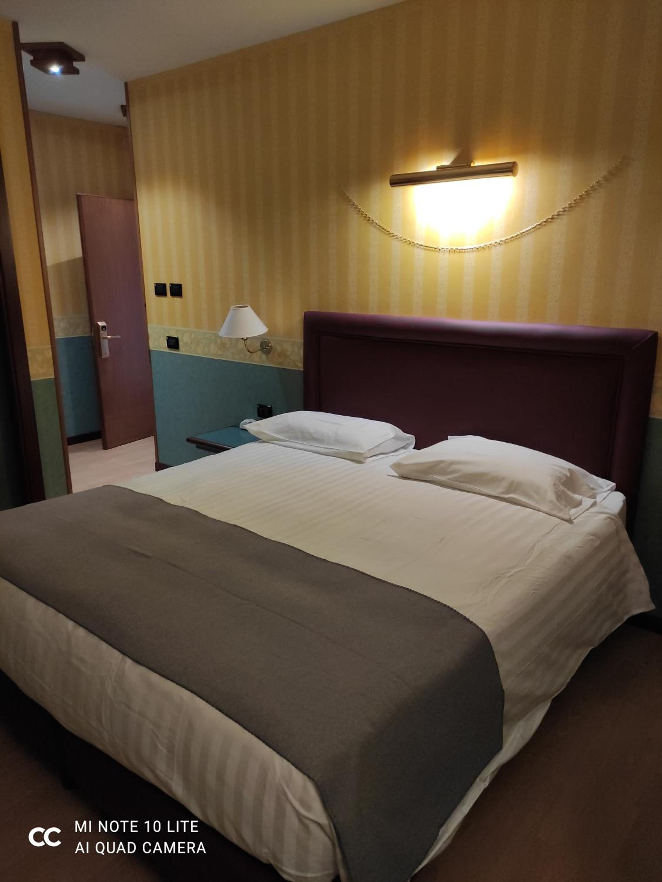 Double Room with Mountain View - Photo 5