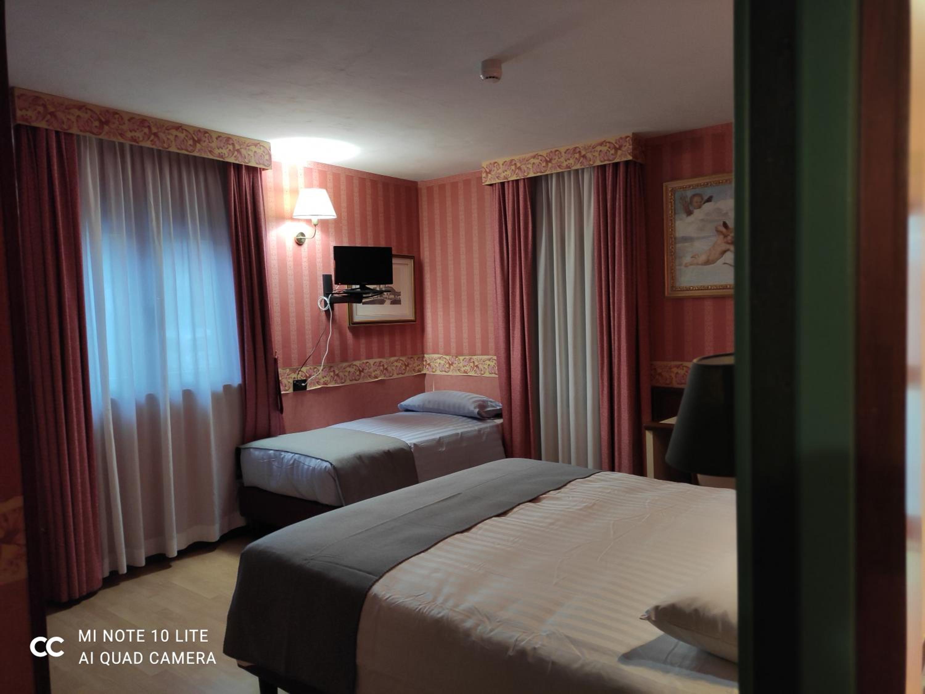 Comfort Triple Room with Shower - Photo 15