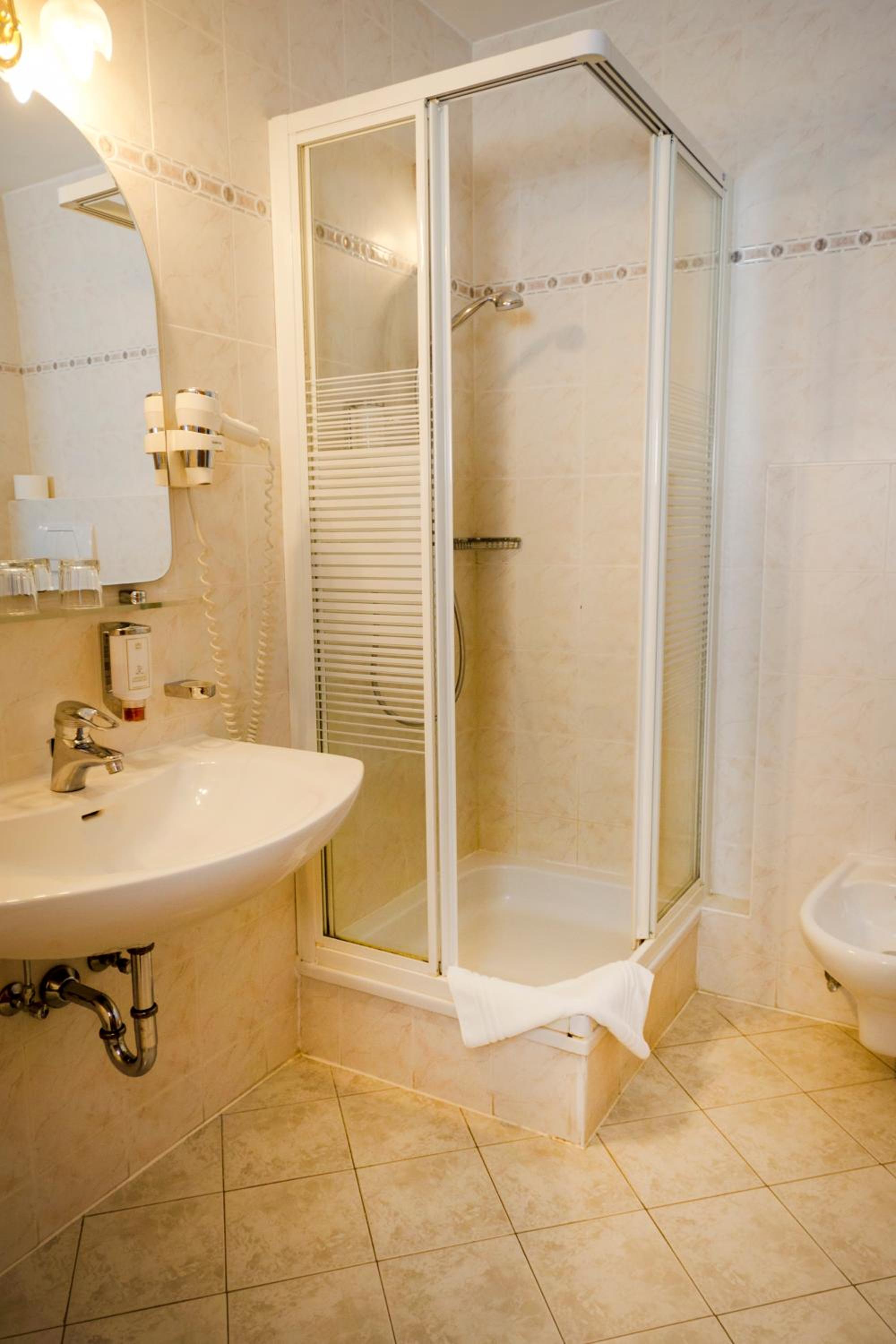 Superior Double Room with Balcony - Photo 3
