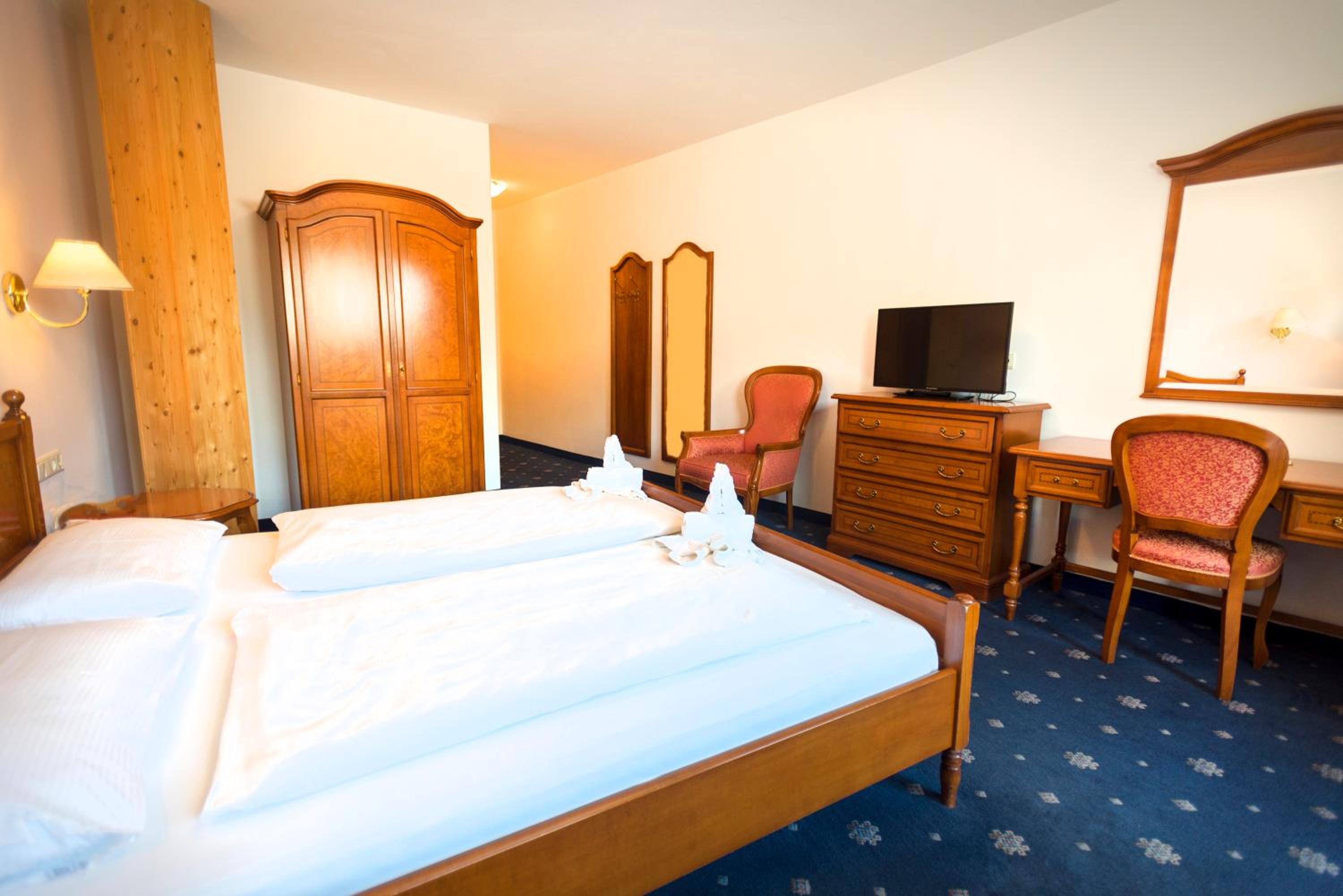 Superior Double Room with Balcony - Photo 2