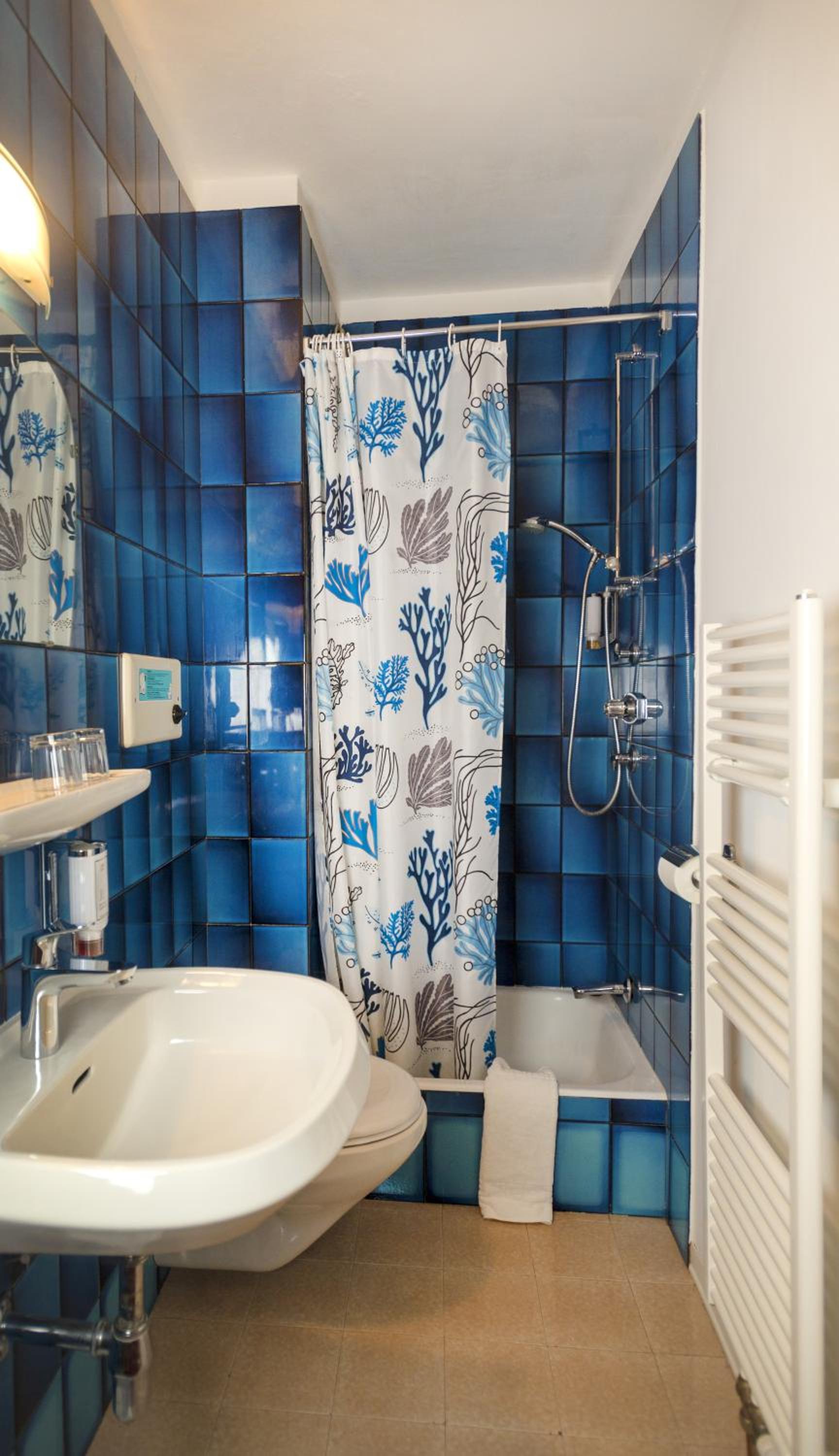 Double Room With Balcony - Photo 2