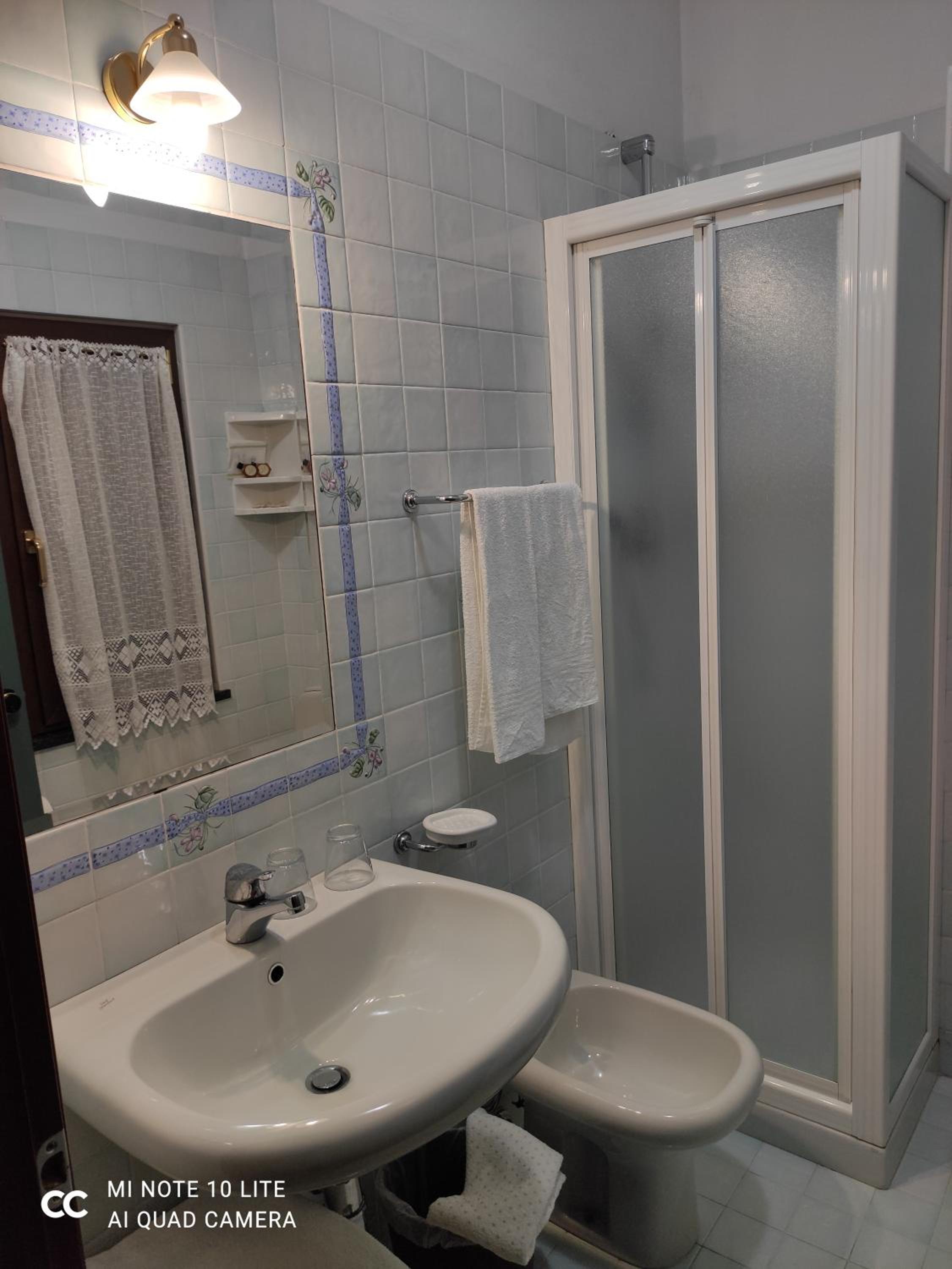 Double Room with Mountain View - Photo 2