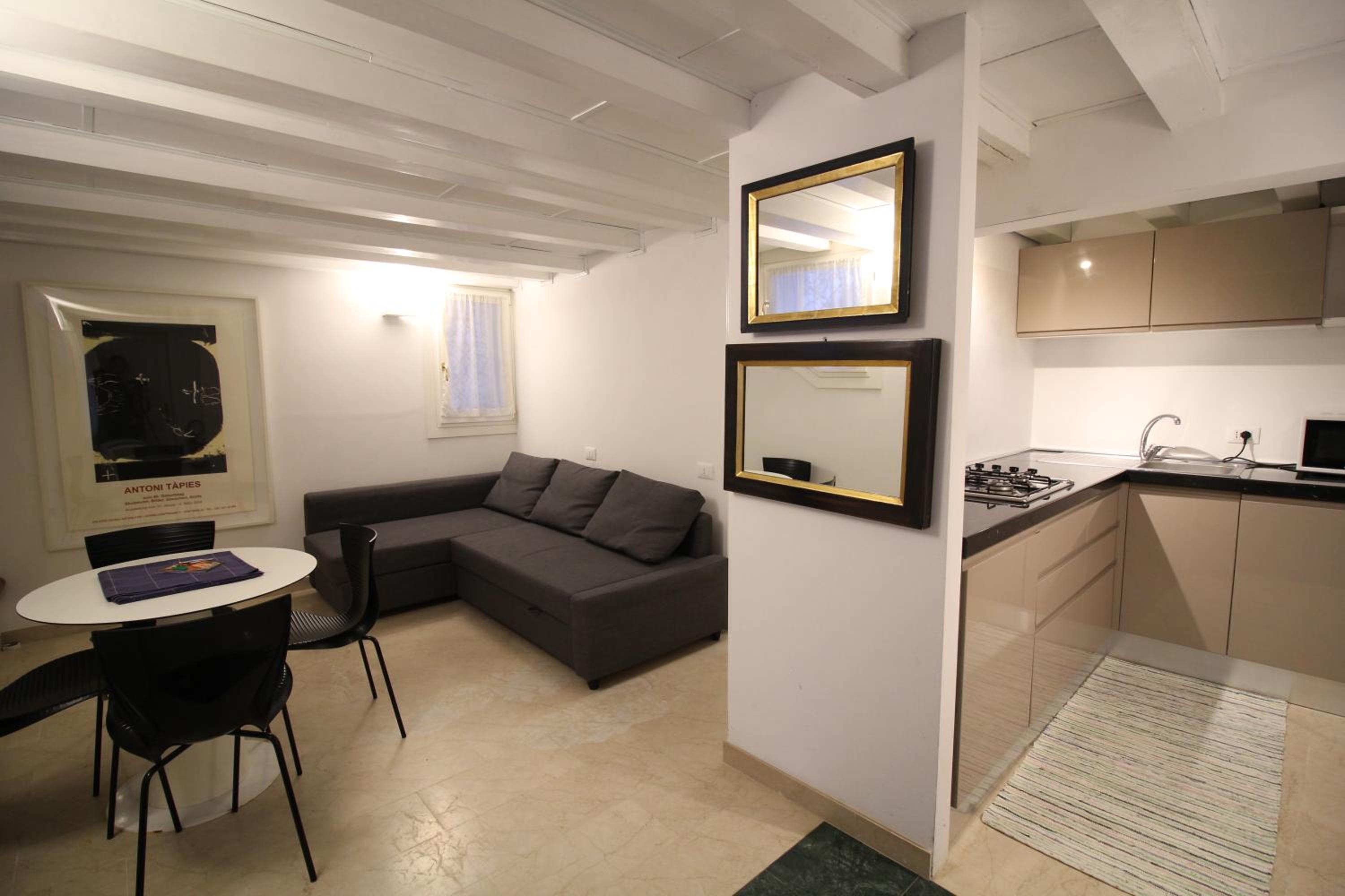 Deluxe Apartment
