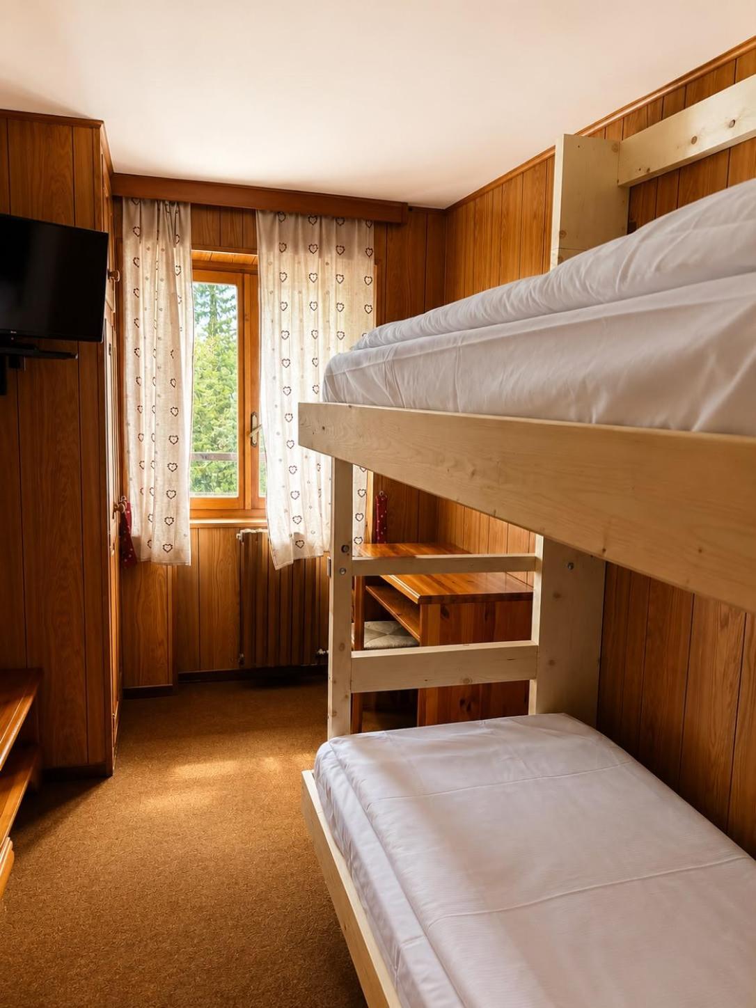 Bed in 4-Bed Mixed Dormitory Room