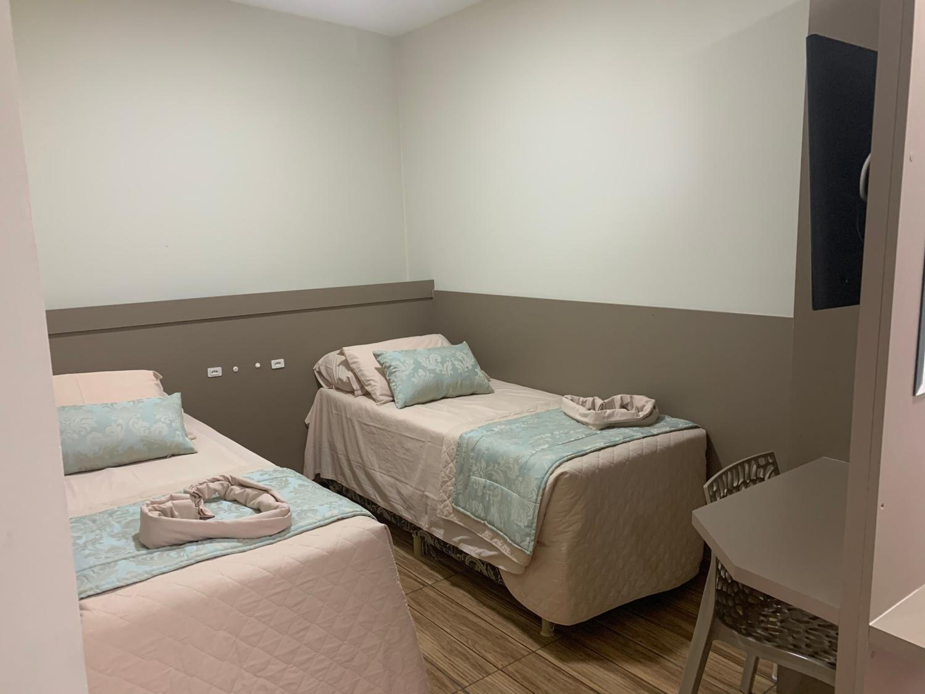 Economy Quadruple Room - Photo 1