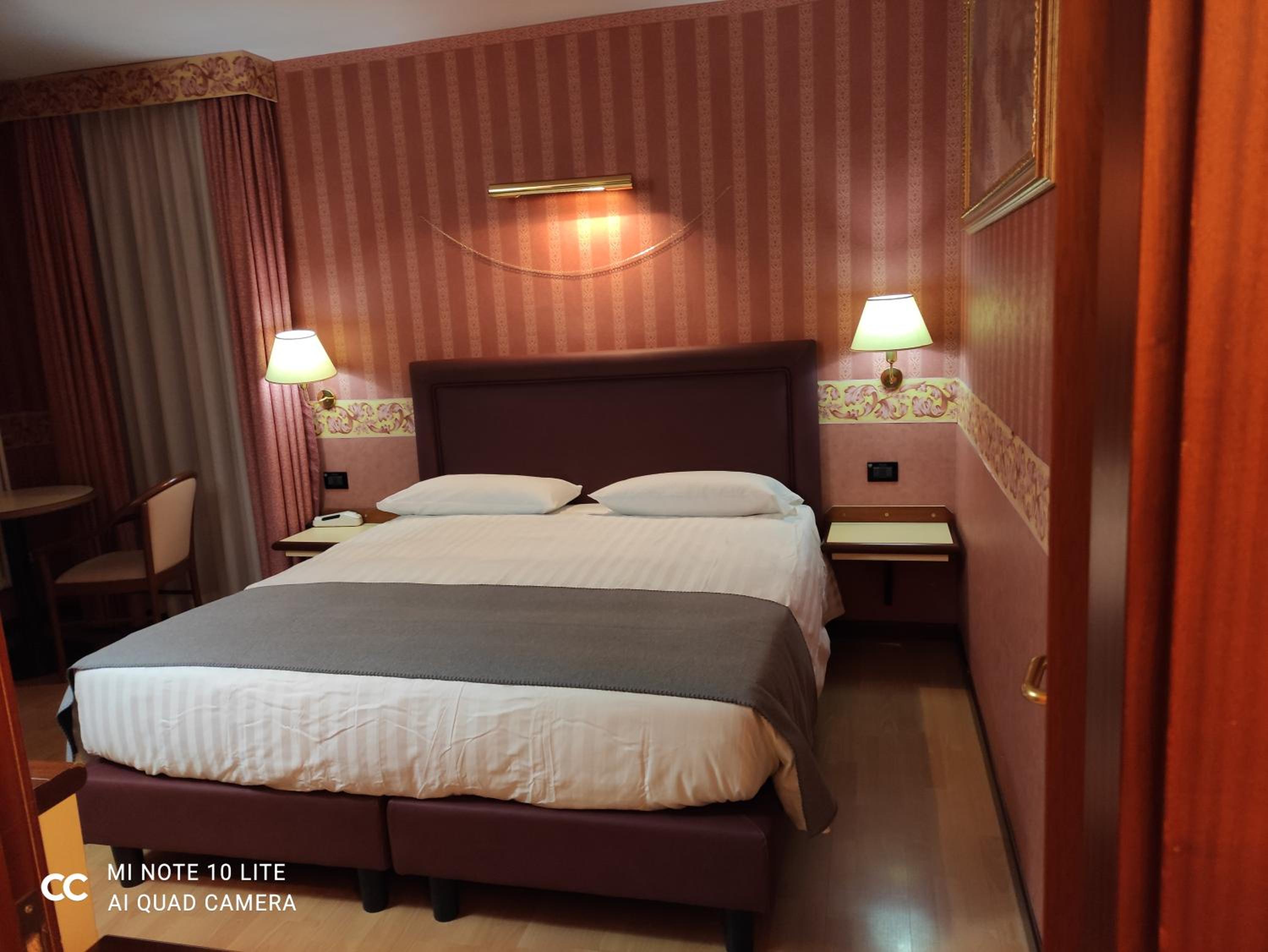 Double Room with Mountain View - Photo 15