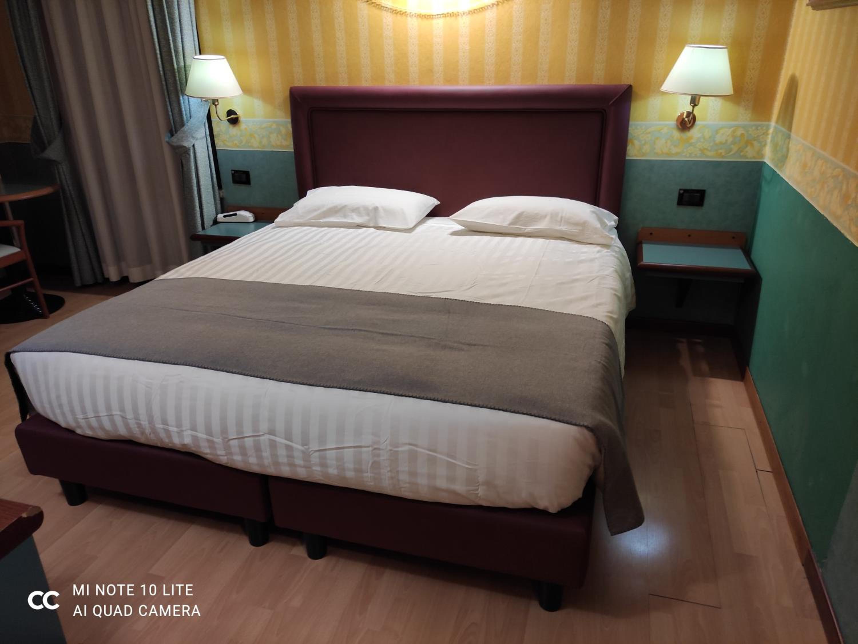 Double Room with Mountain View - Photo 7