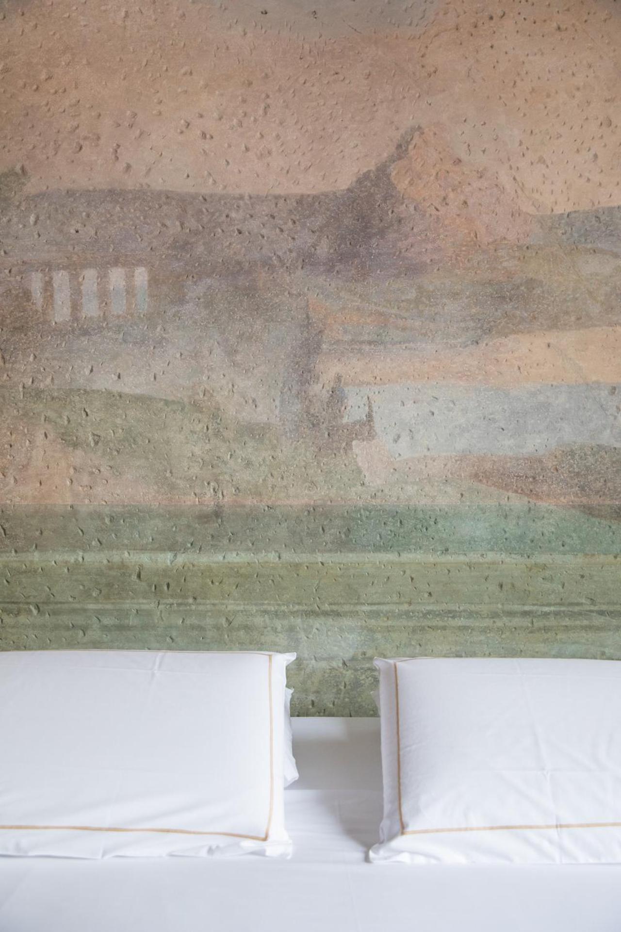 Suite - Photo 8