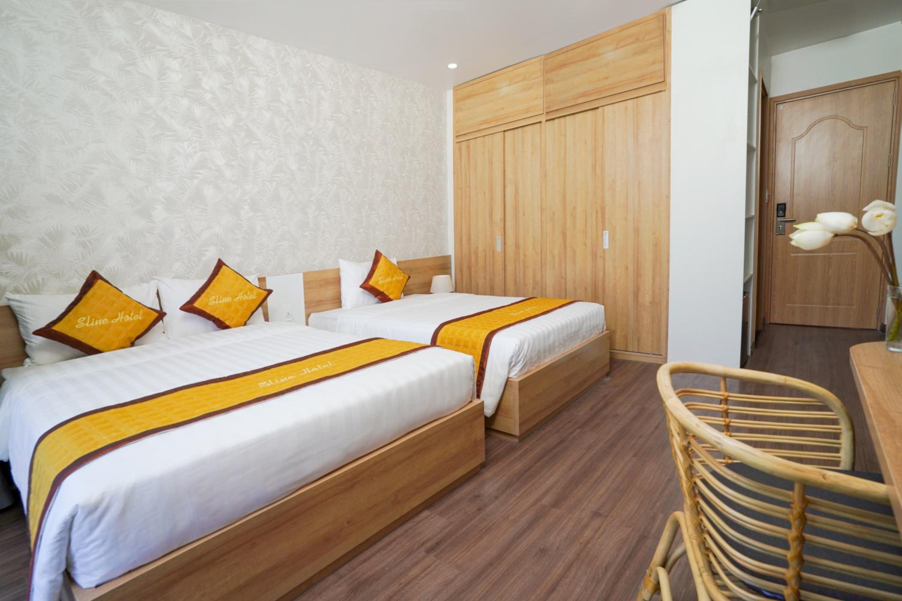 Family Suite with Balcony - Photo 4