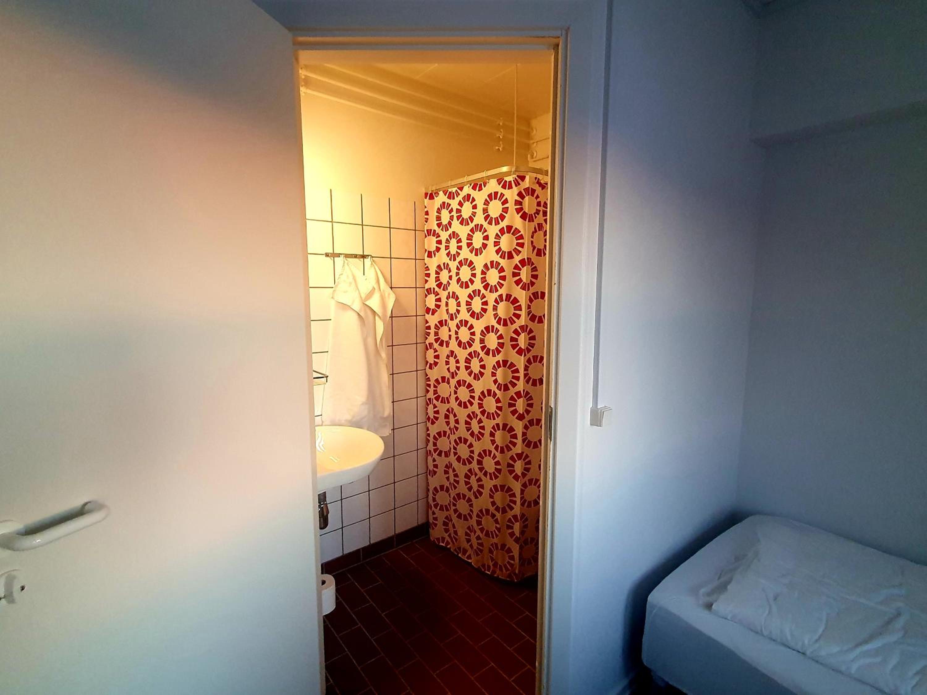 Standard Twin Room photo 3