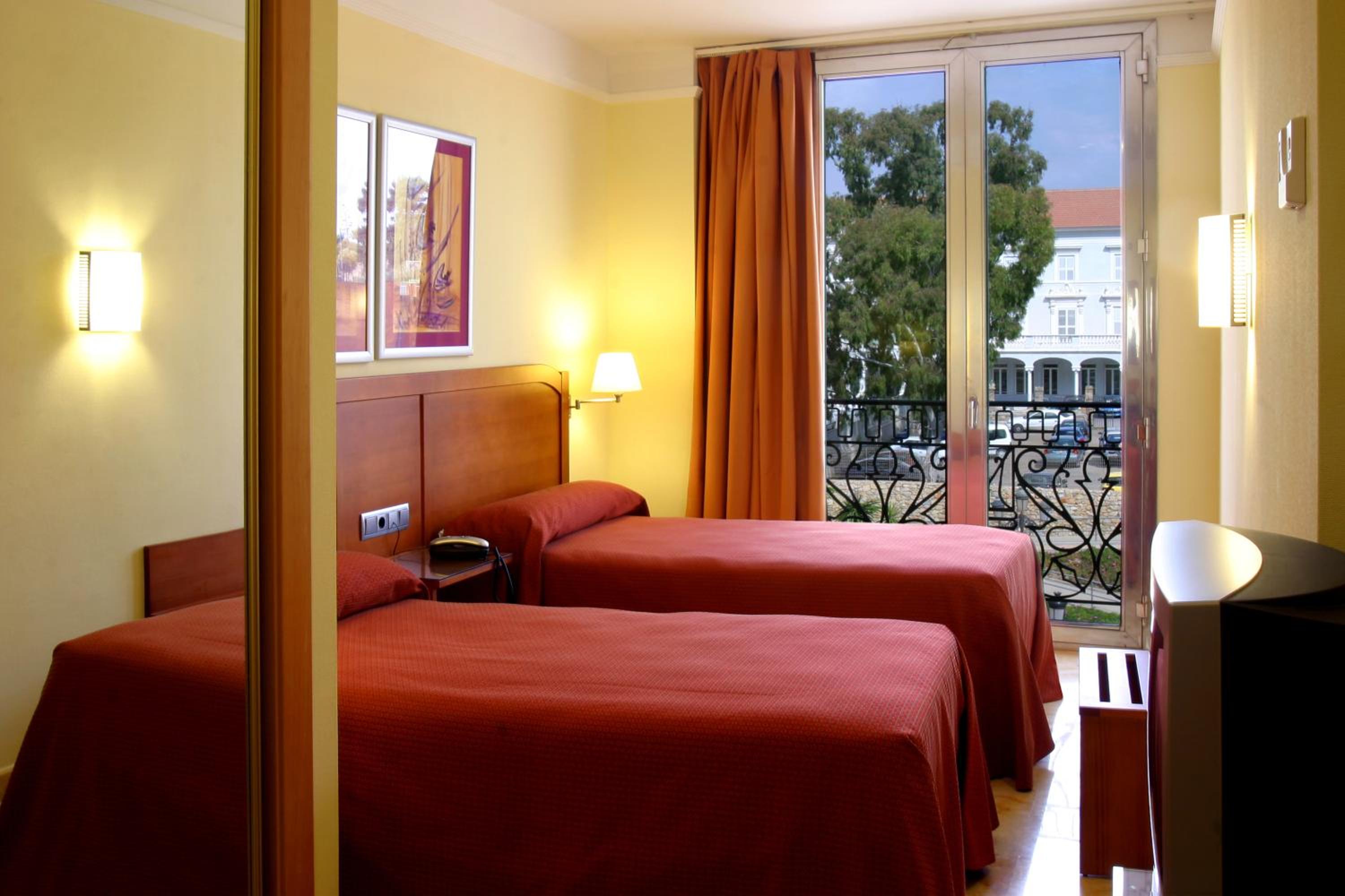 Double or Twin Room - Photo 1