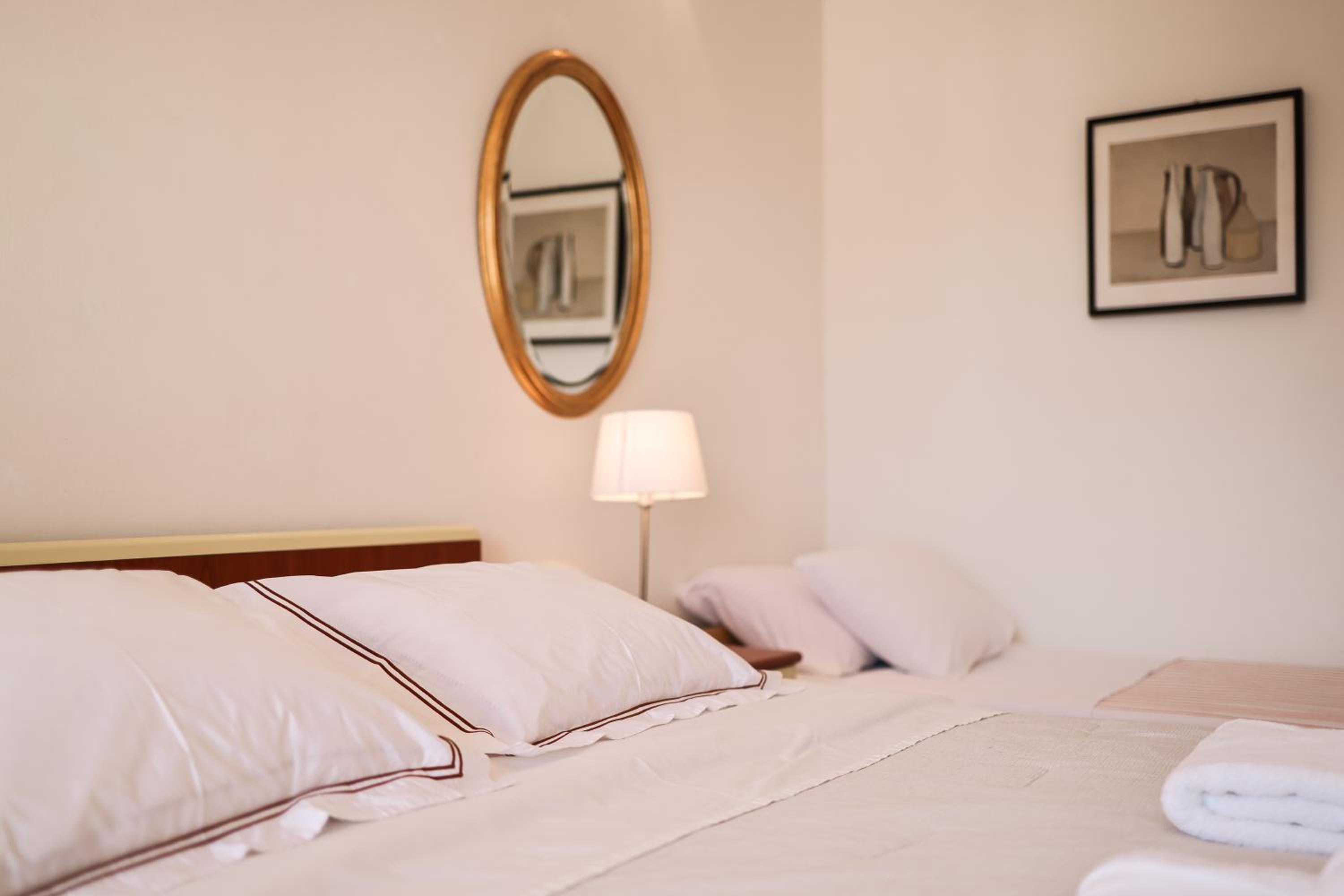 Double Room with Garden View - Photo 11