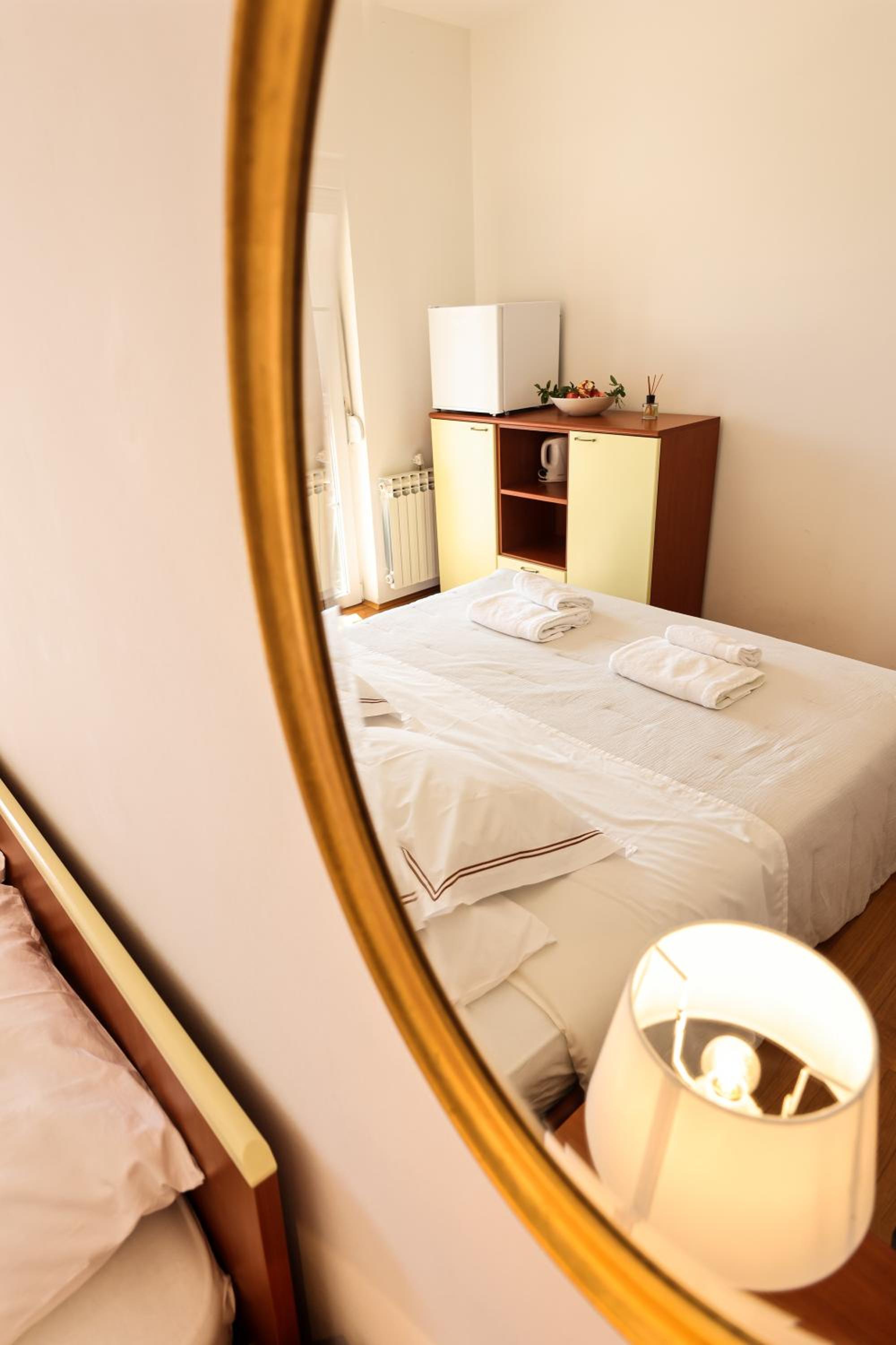 Double Room with Garden View - Photo 13