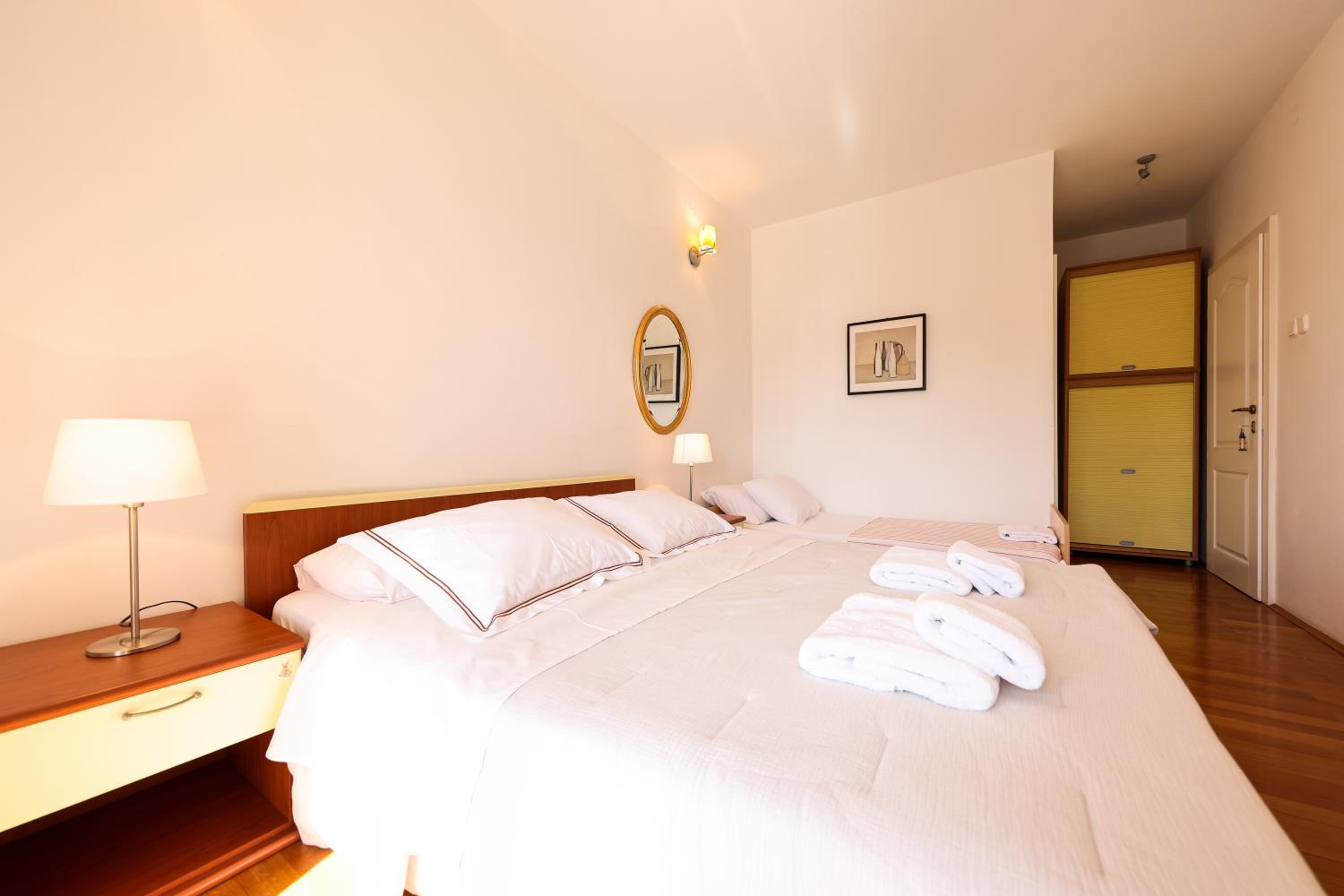 Double Room with Garden View - Photo 14