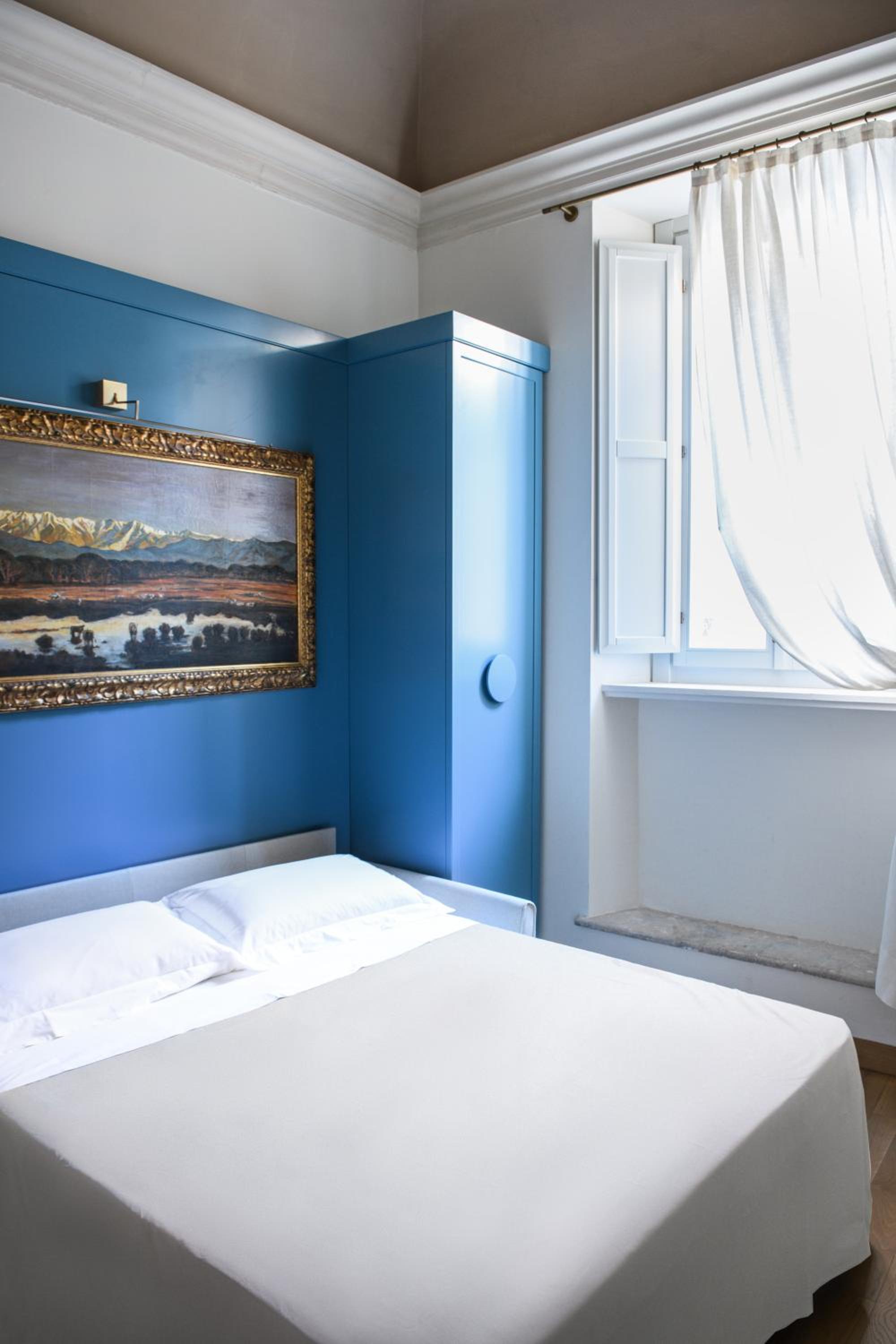 Deluxe Suite - Photo 9