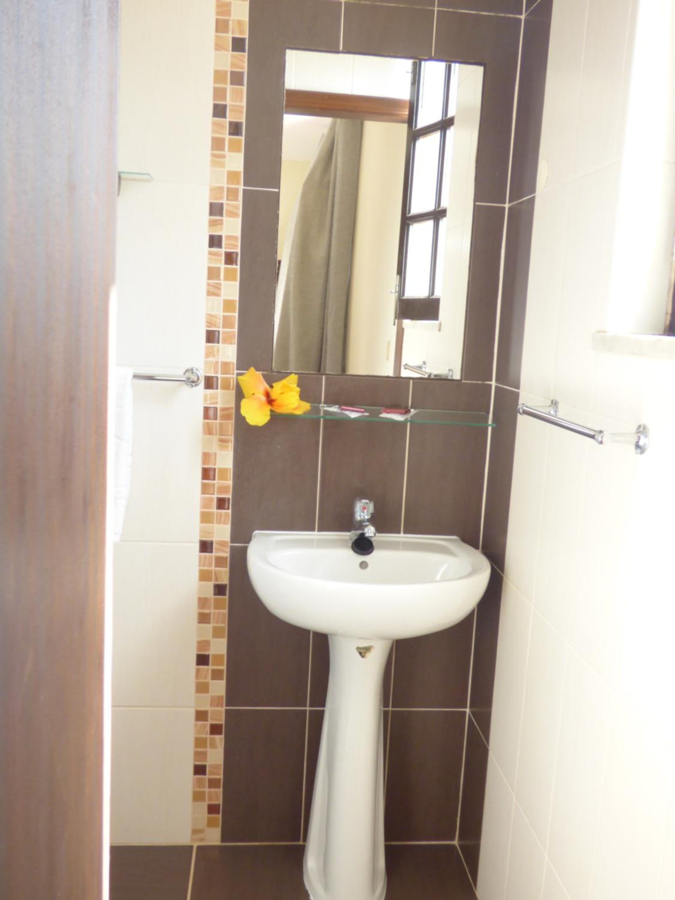 Twin Room - Photo 2