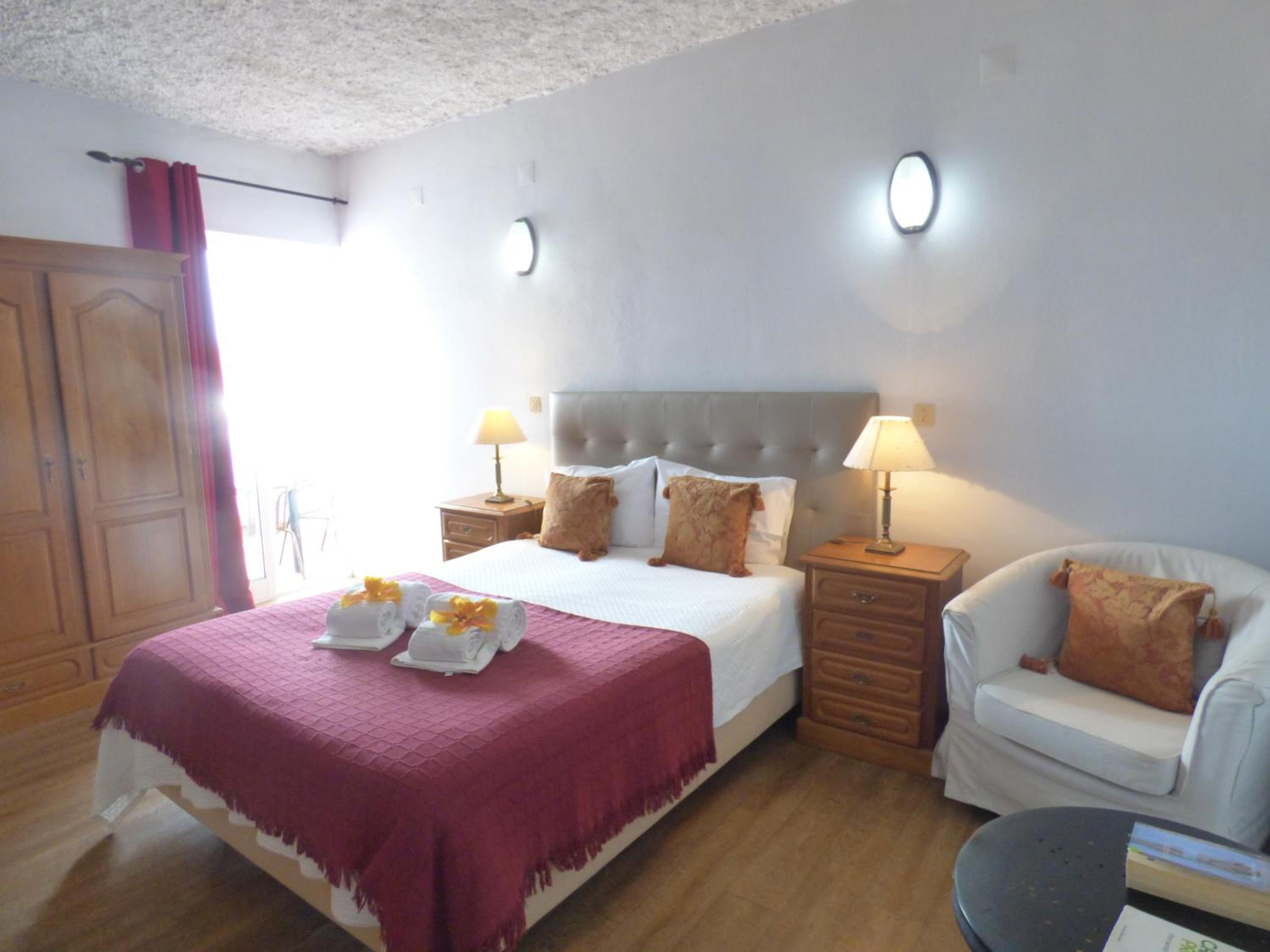 Double Room - Photo 4