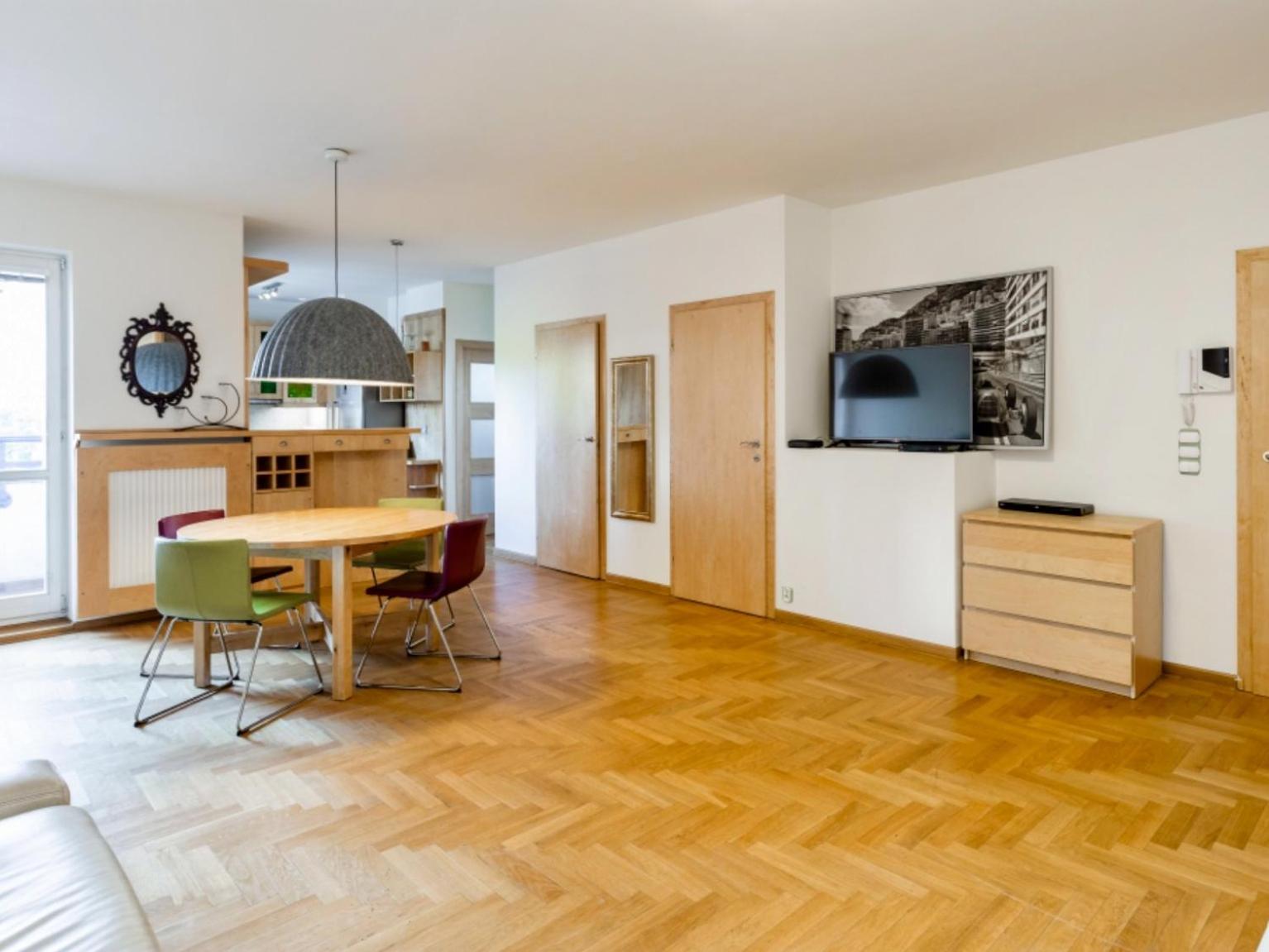 Two-Bedroom Apartment - Photo 2