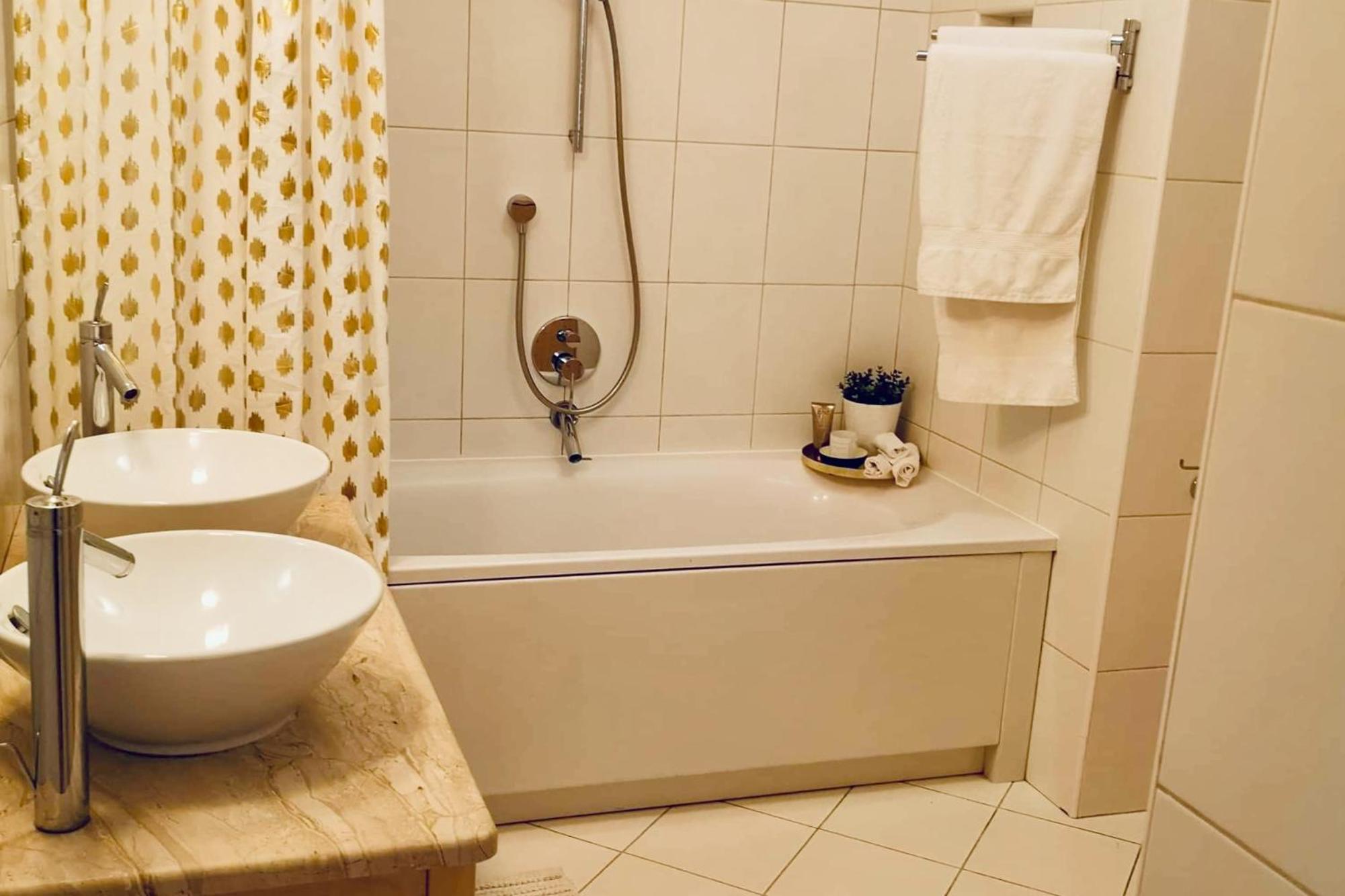 Two-Bedroom Apartment - Photo 8