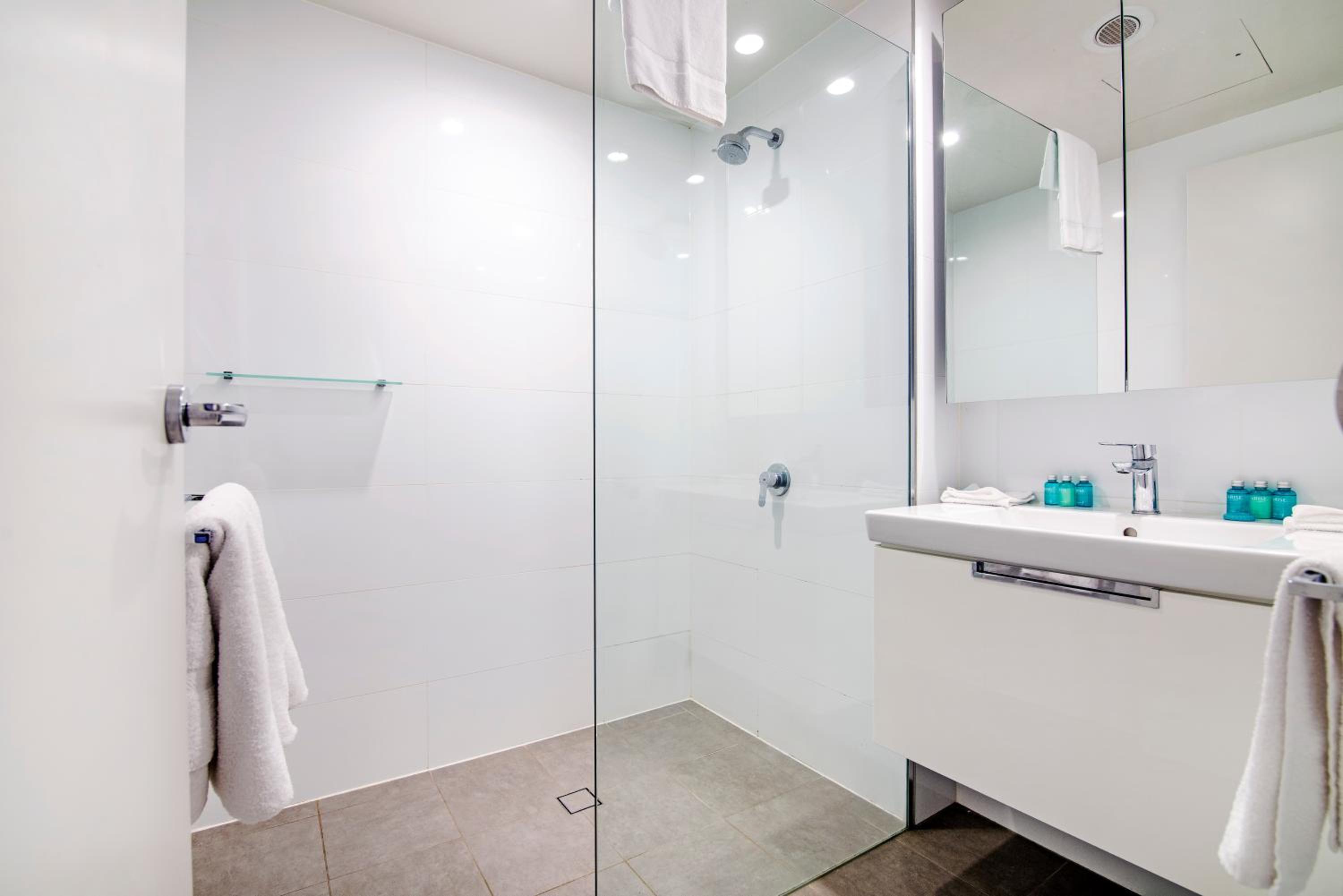 Two Bedroom One Bathroom Apartment thumbnail 5