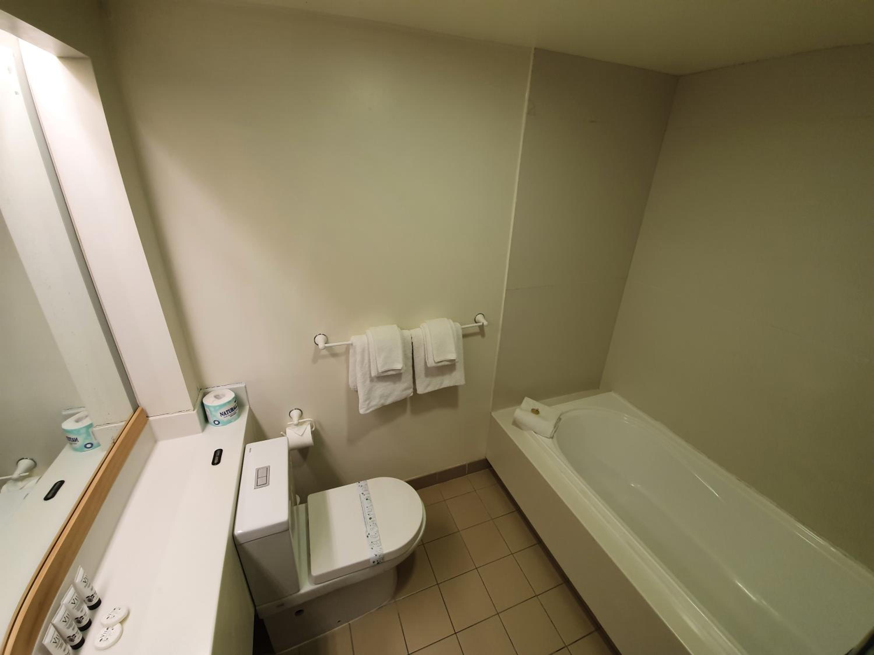 Standard Queen Room - Photo 4