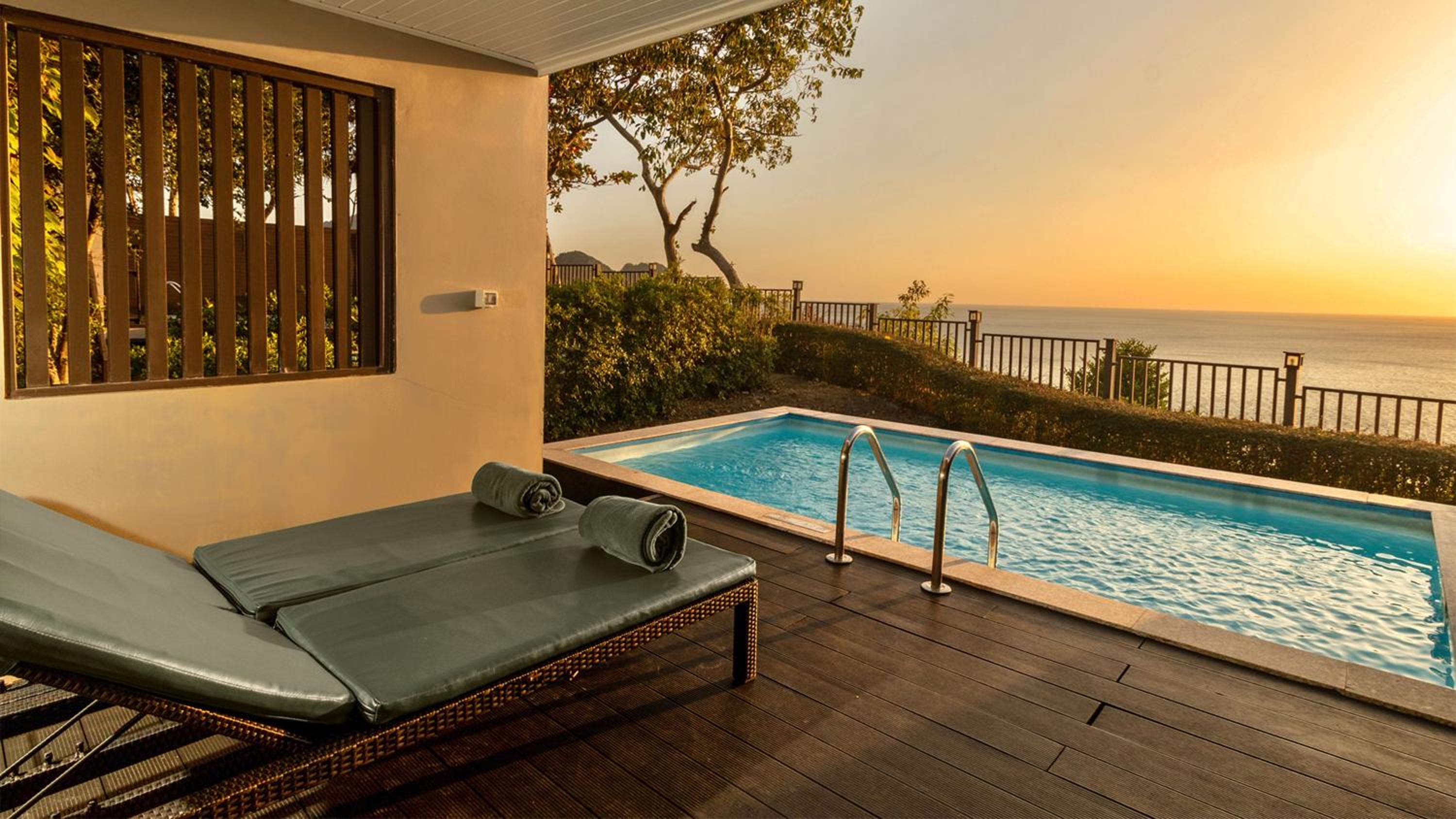 Ocean Sunset Pool Villa  - Photo 3